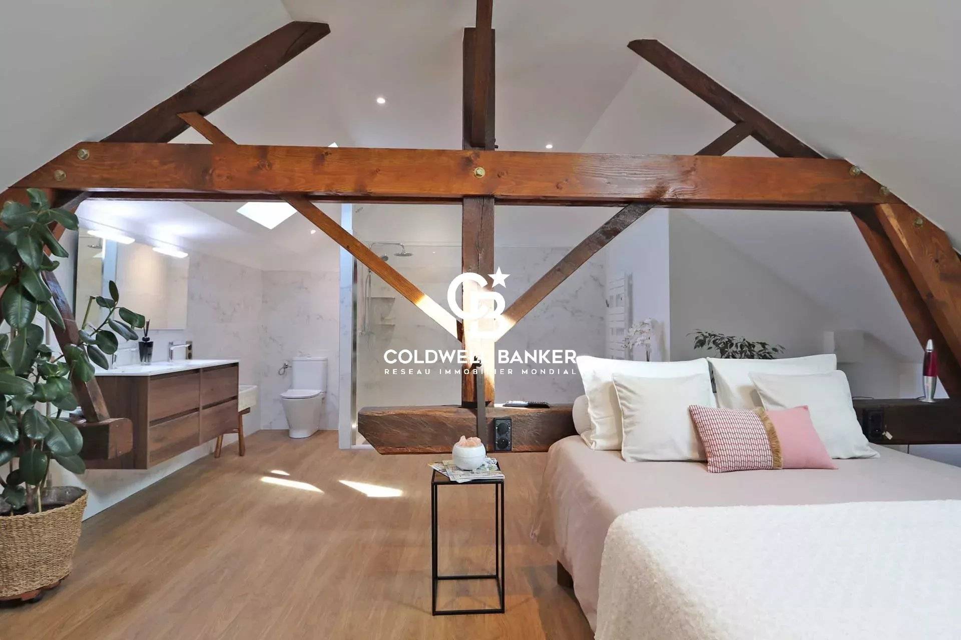 Maison de campagne à vendre en Dordogne - étang, 6,6 hectares, potentiiel locatif