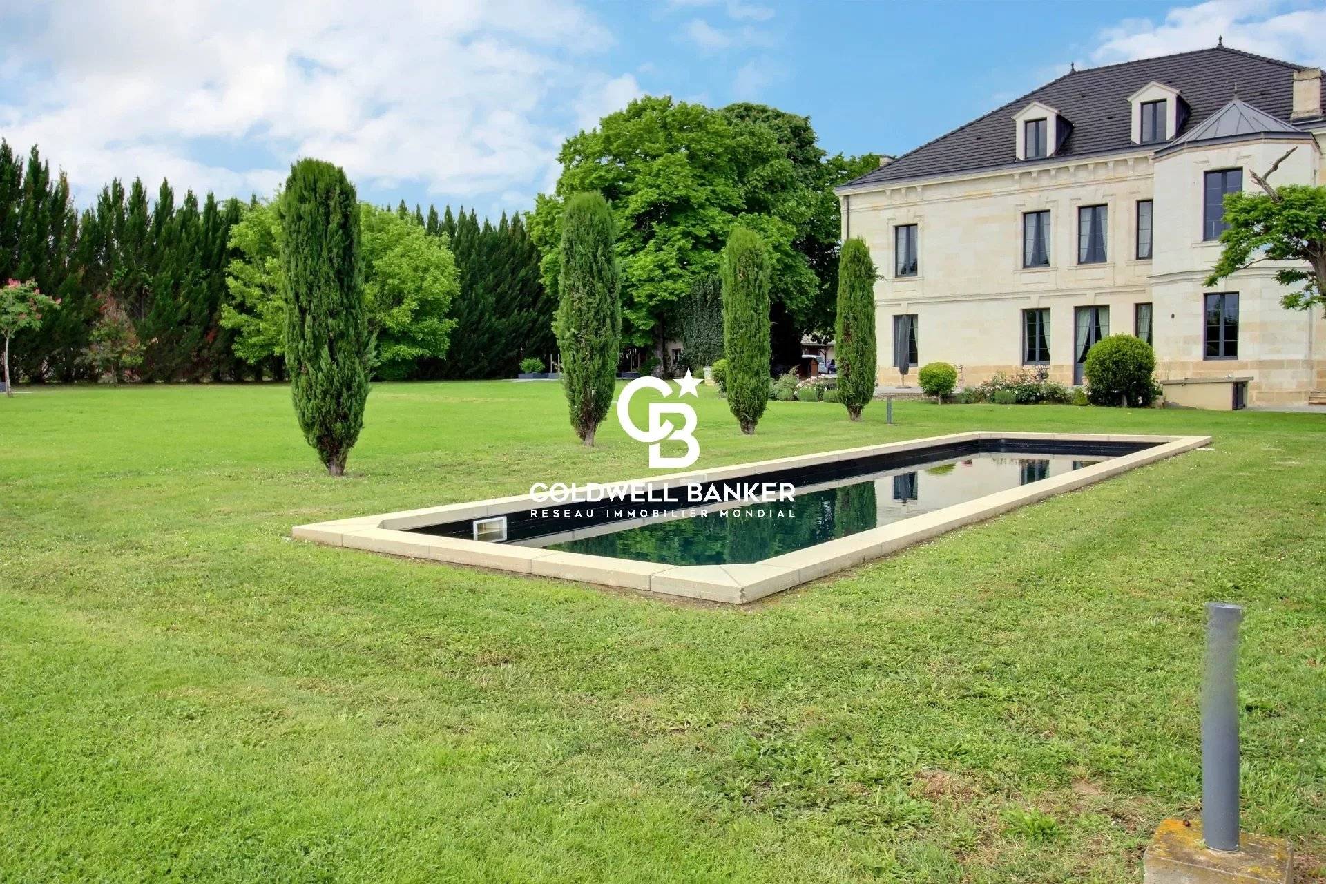Château d'exception sur 7 hectares avec 2 dépendances Proche Bordeaux
