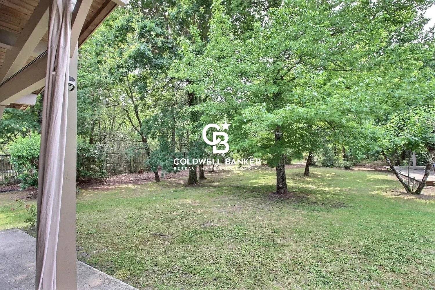 Maison de plain pied rénovée avec dépendance à vendre Lège-Cap-Ferret