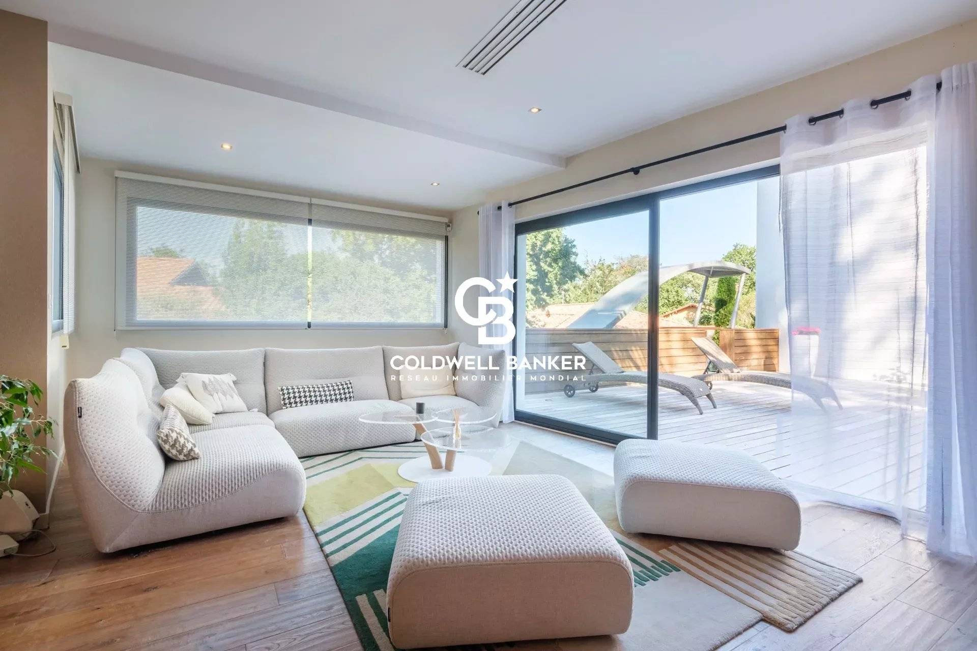 Propriété comprenant 2 villas à proximité de la plage Pereire à Arcachon