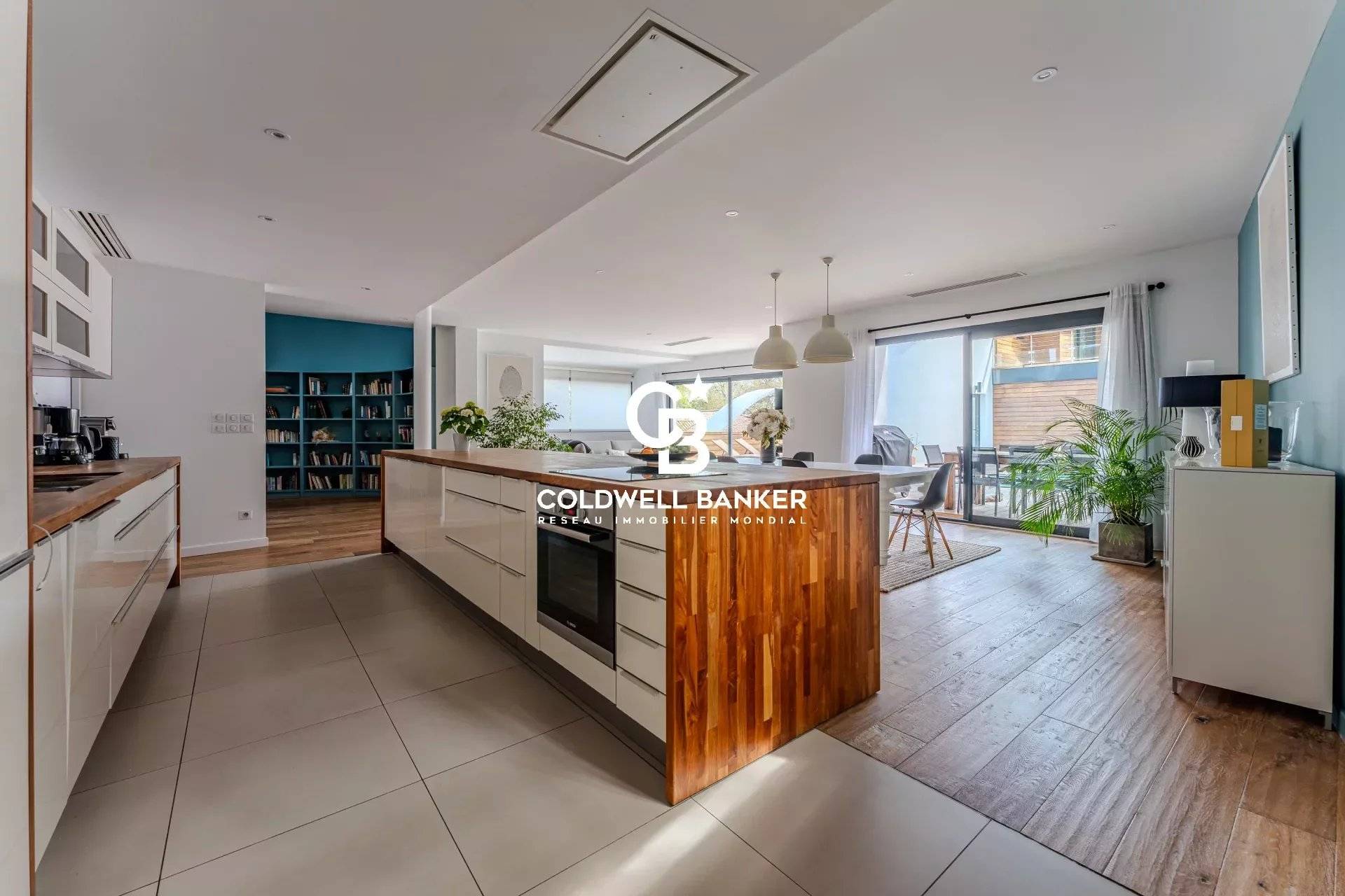 Propriété comprenant 2 villas à proximité de la plage Pereire à Arcachon