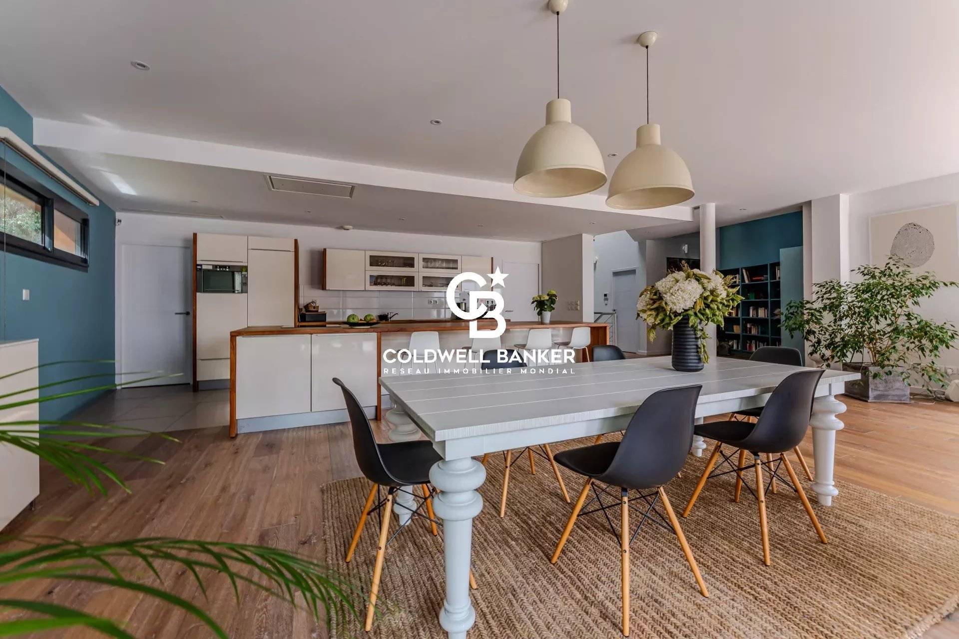 Propriété comprenant 2 villas à proximité de la plage Pereire à Arcachon