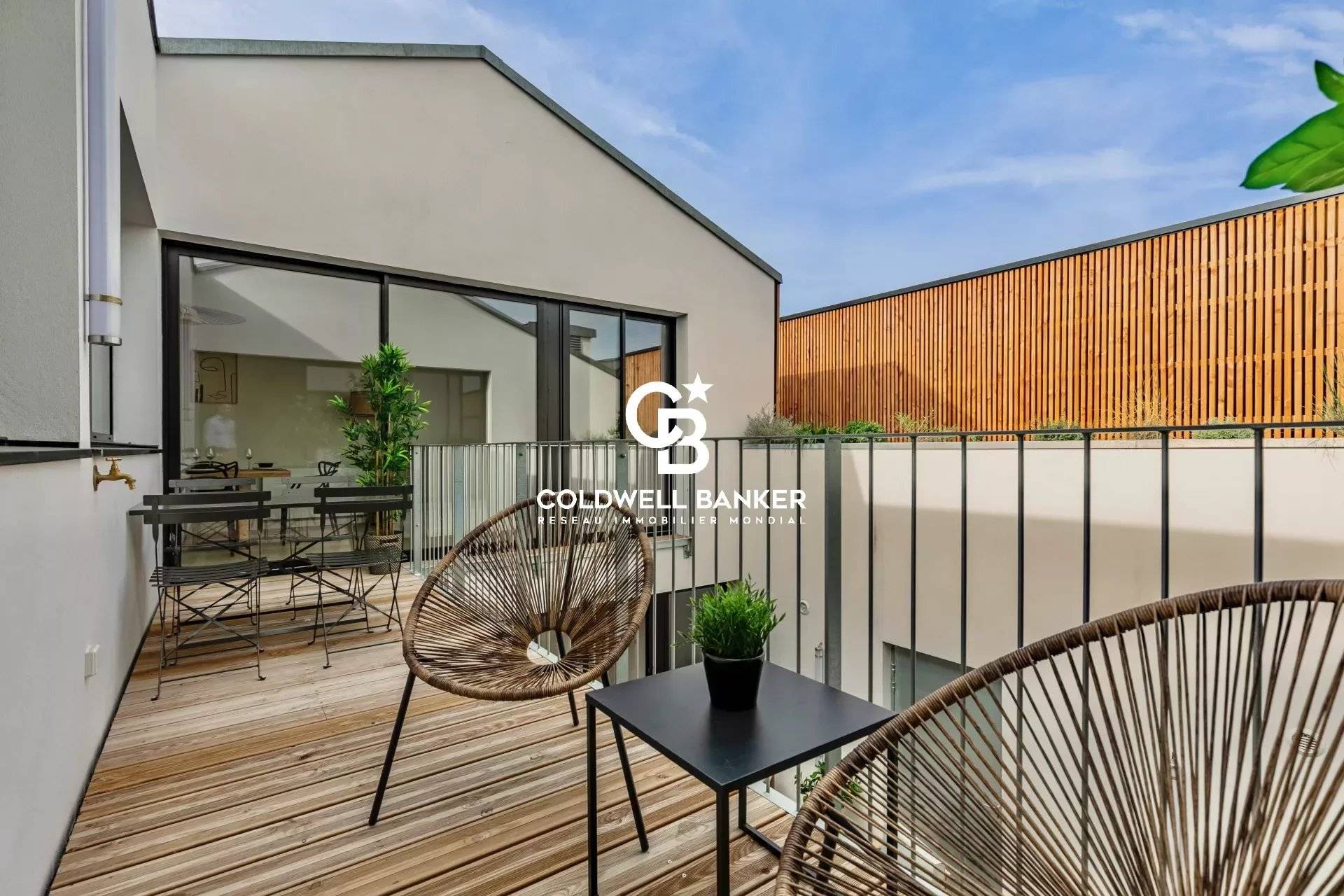 Maison de ville réhabilitée avec triple terrasse à vendre quartier des Chartrons Bordeaux