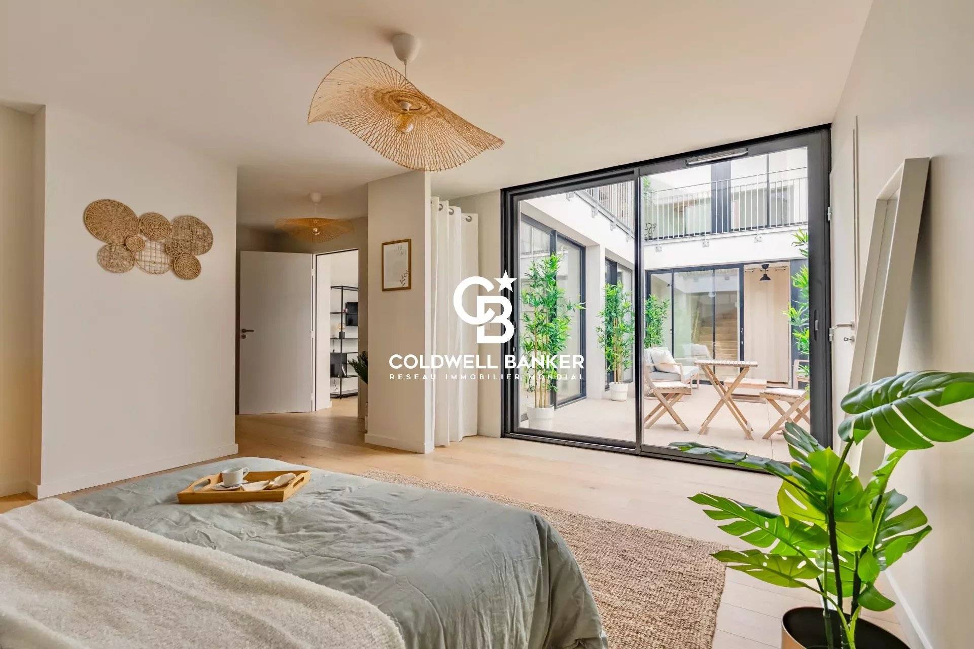 Maison de ville réhabilitée avec triple terrasse à vendre quartier des Chartrons Bordeaux