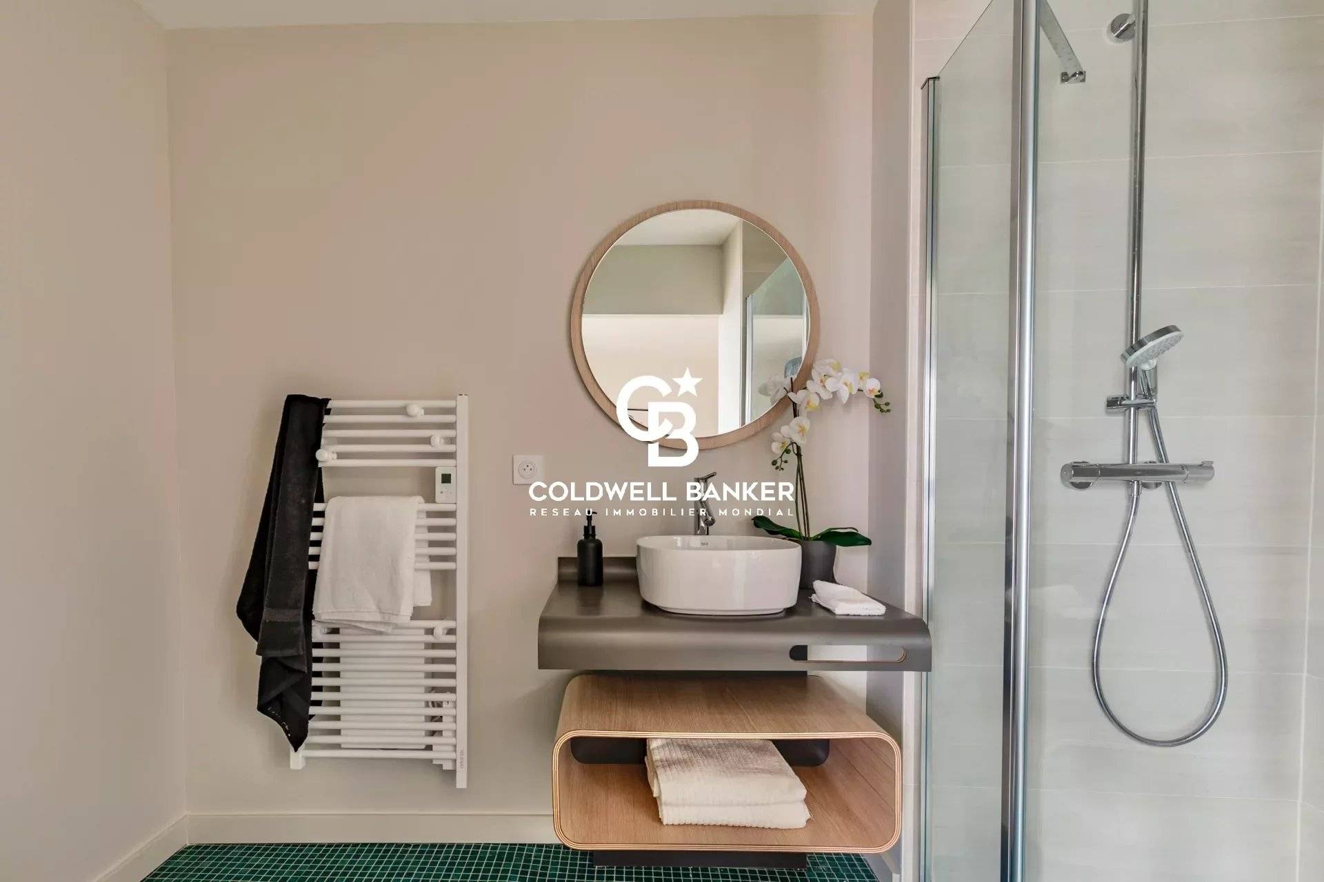 Maison de ville réhabilitée avec triple terrasse à vendre quartier des Chartrons Bordeaux