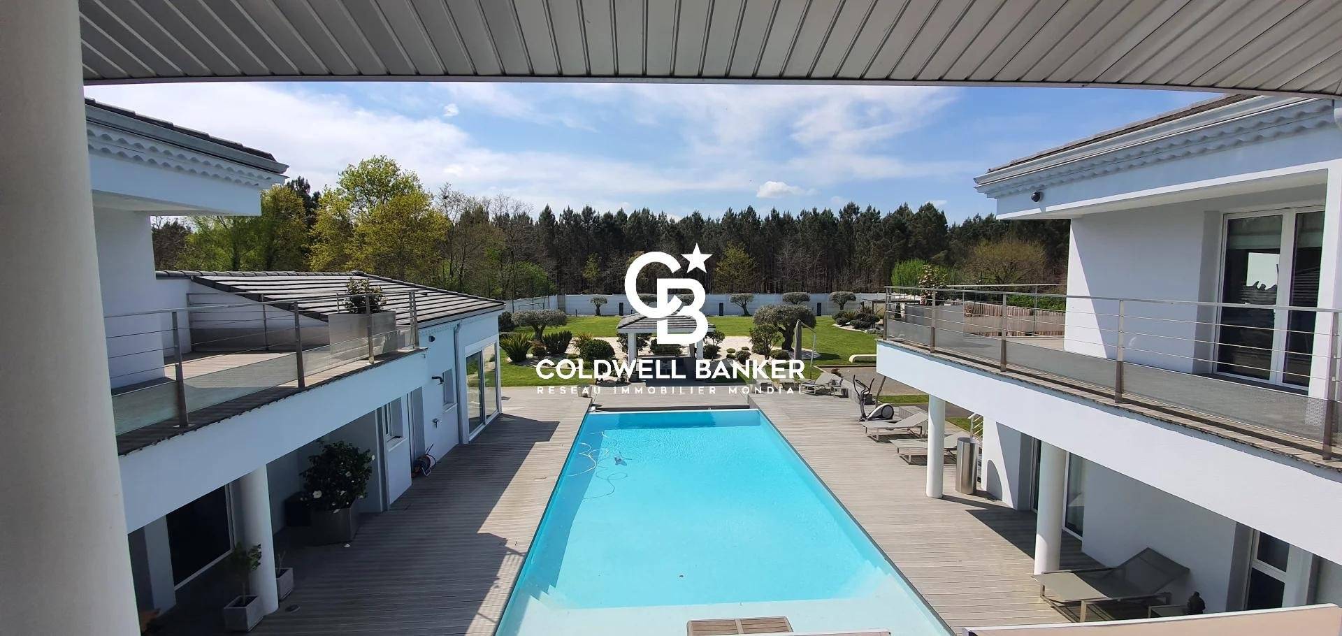 Maison d’architecte à vendre Pessac - moderne, avec piscine et prestations haut de gamme