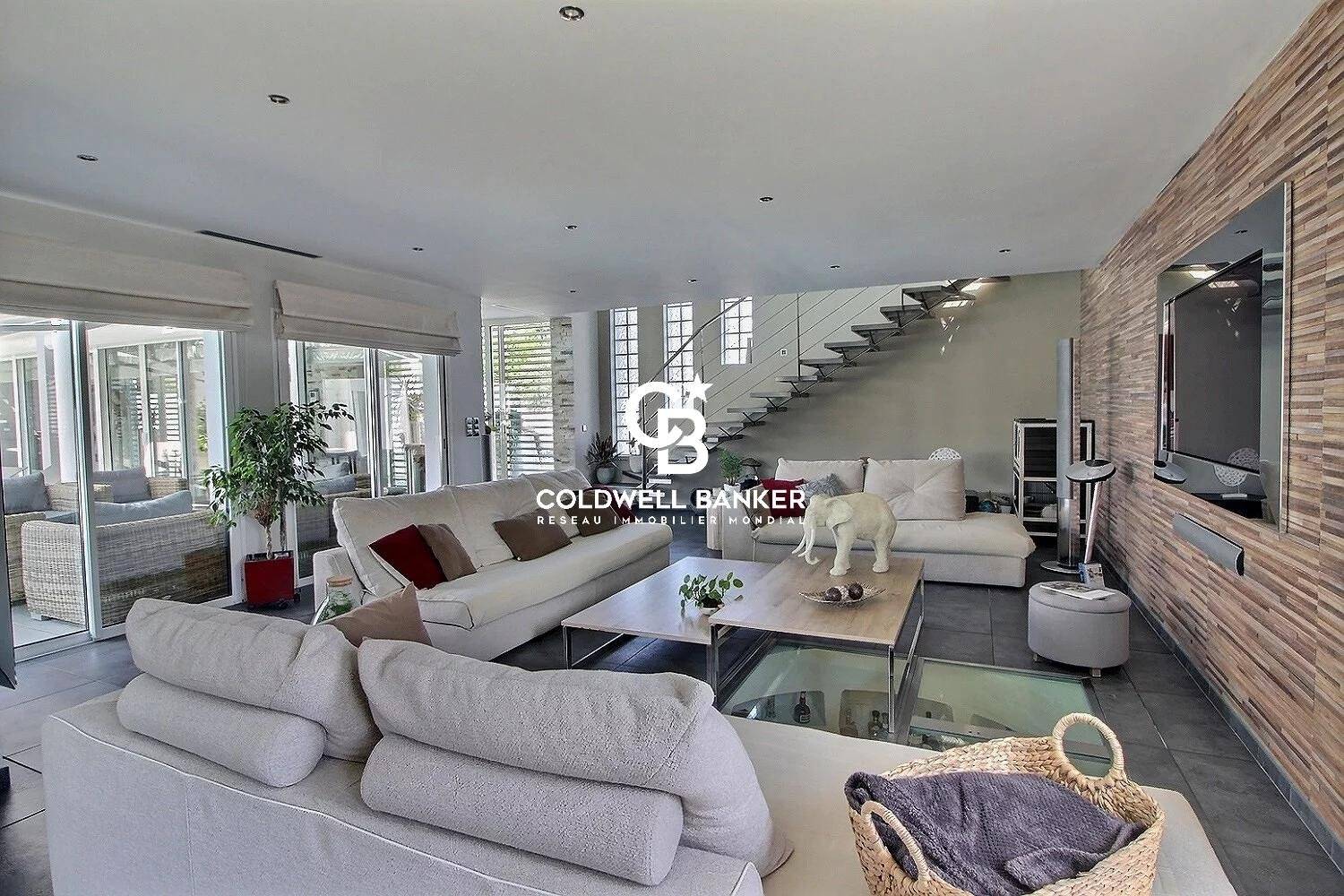 Maison d’architecte à vendre Pessac - moderne, avec piscine et prestations haut de gamme