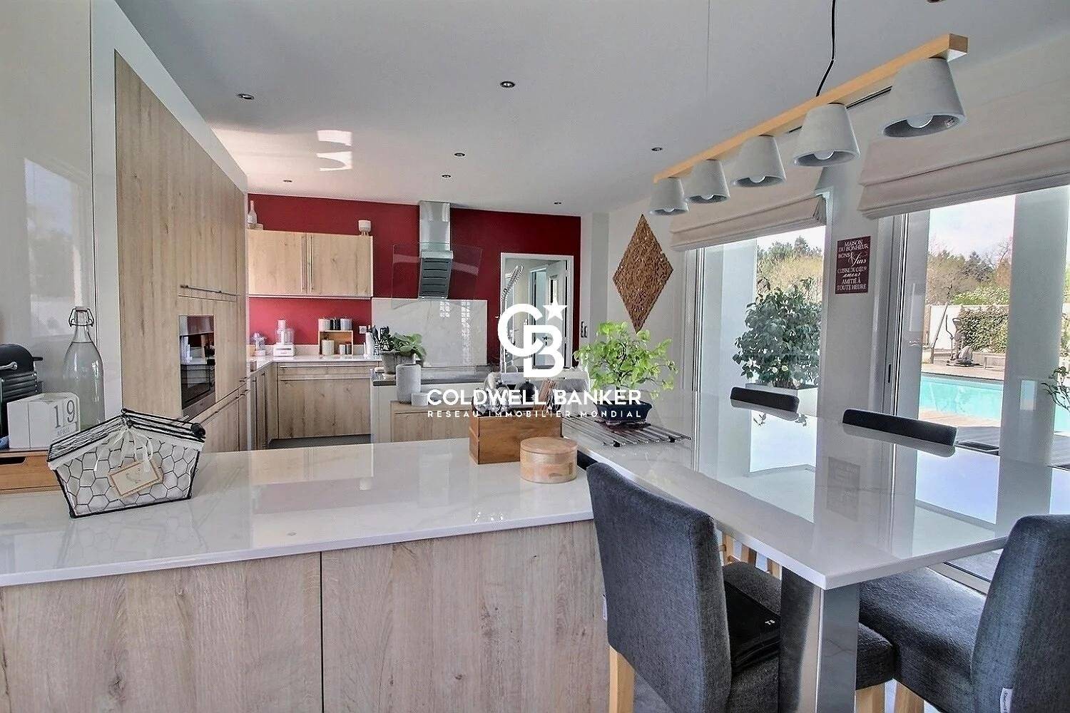 Maison d’architecte à vendre Pessac - moderne, avec piscine et prestations haut de gamme