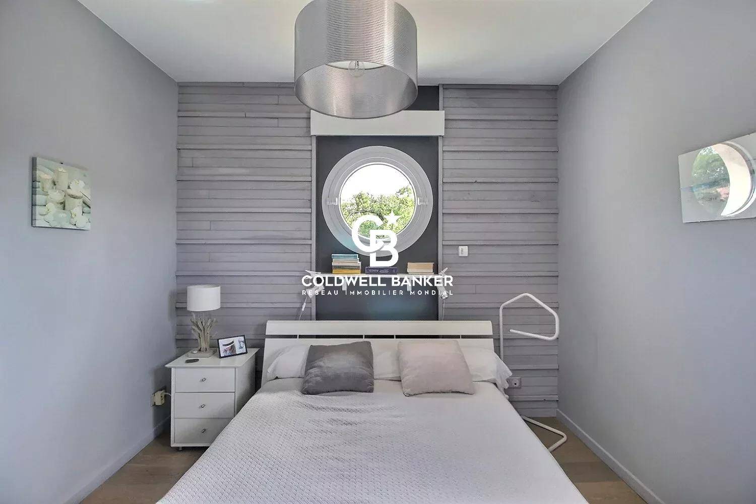 Spacieuse villa contemporaine avec piscine - Lège Bourg