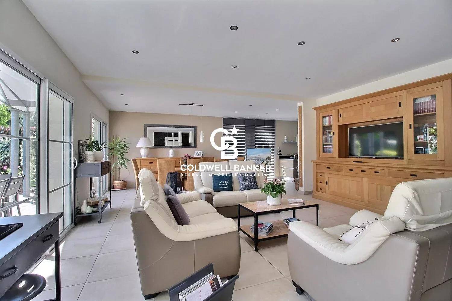 Spacieuse villa contemporaine avec piscine - Lège Bourg