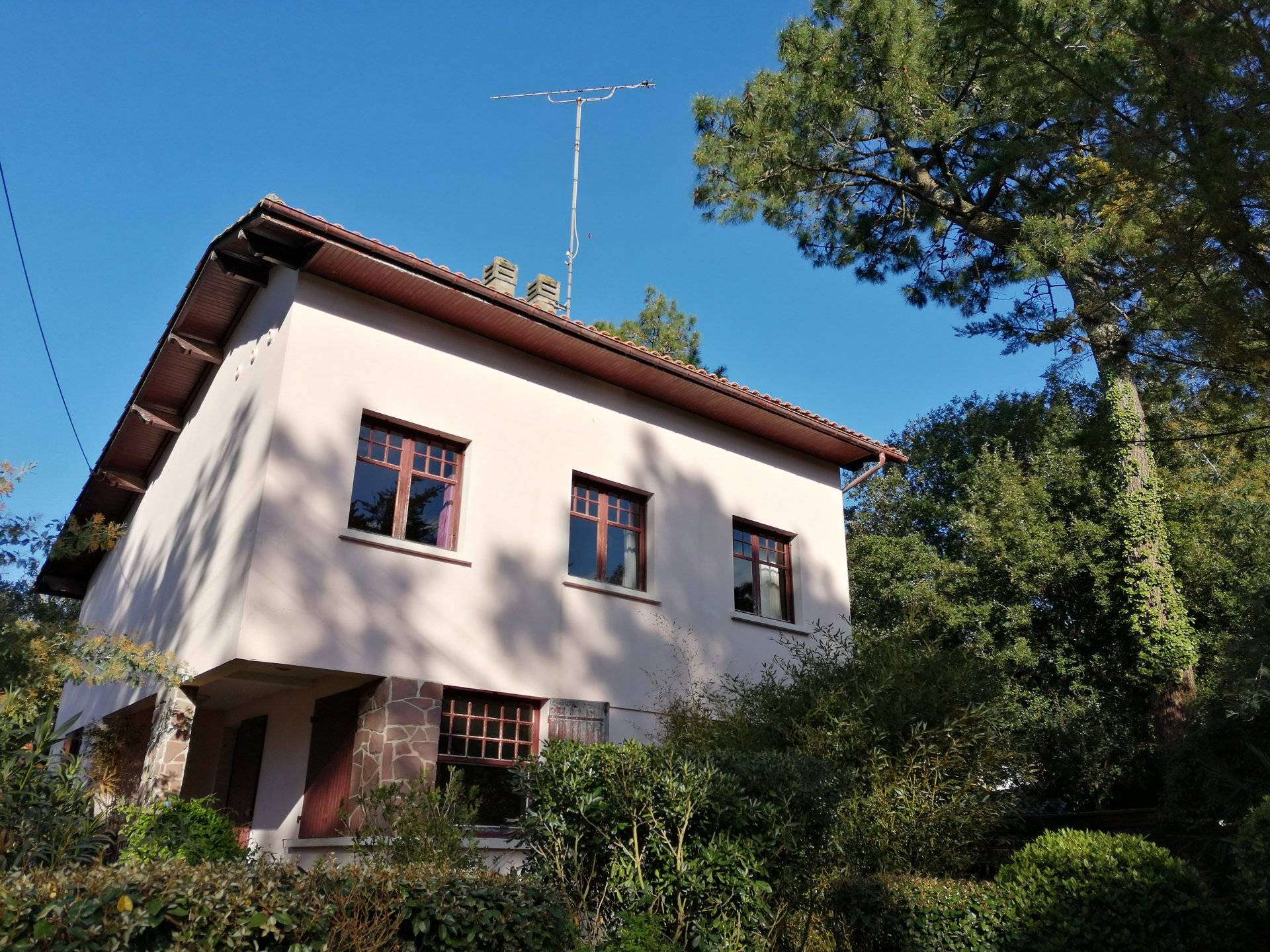 Villa d'architecte à rénover à vendre sur le bassin d'Arcachon