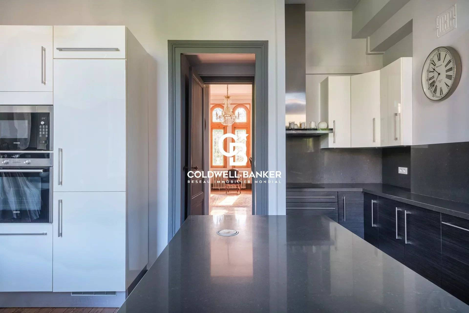 Exceptionnelle villa historique rénovée en ville d'Hiver : une demeure unique à Arcachon