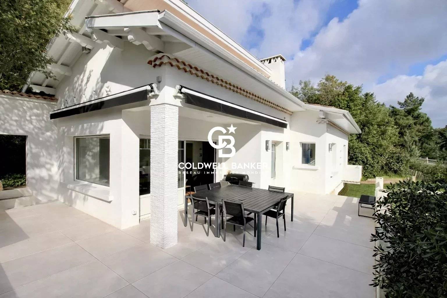 Maison à vendre à Arcachon Pereire – rénovée, 4 chambres, piscine et plage à pied