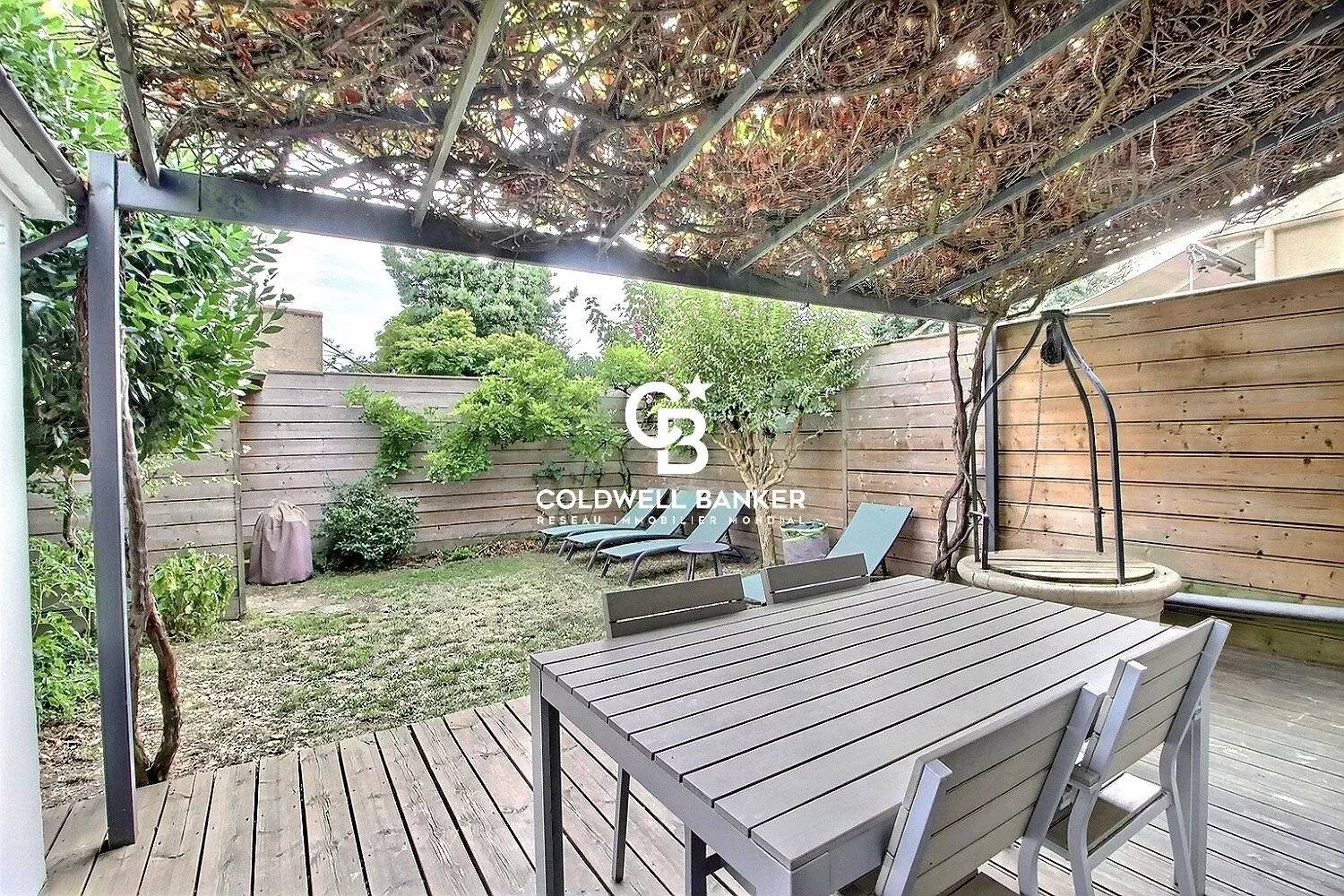 Echoppe rénovée avec terrasse à vendre proche Barrière Saint Genès Bordeaux - Talence