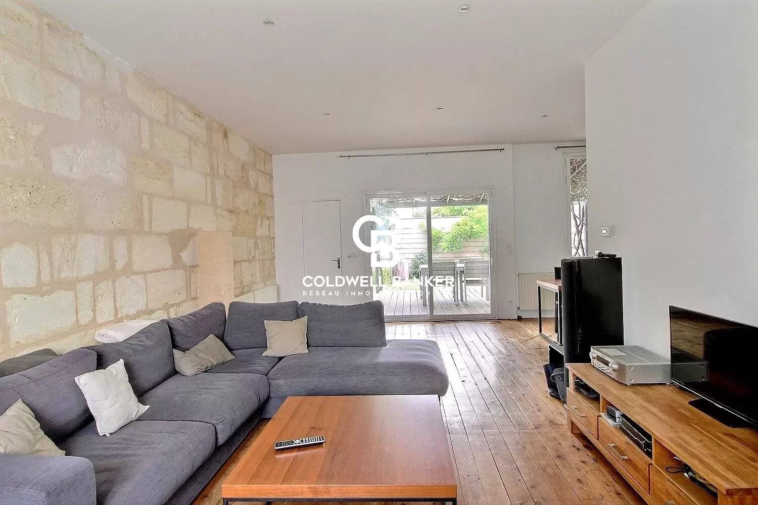 Echoppe rénovée avec terrasse à vendre proche Barrière Saint Genès Bordeaux - Talence