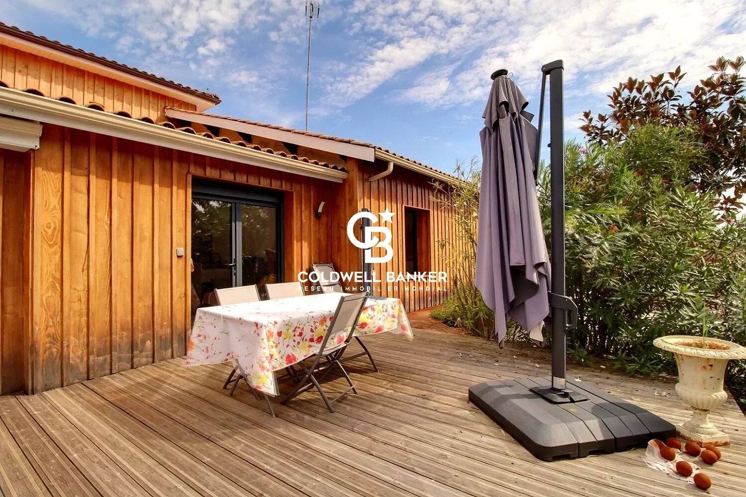 Grande maison avec dépendance proche port ostréicole à vendre Andernos-les-Bains