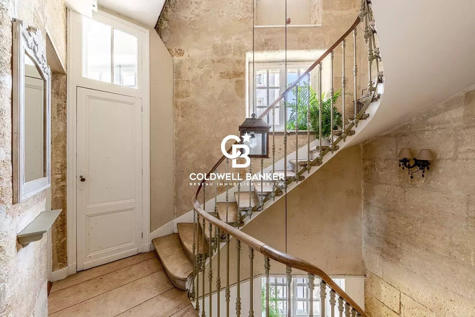 Appartement de charme 3 chambres à vendre quartier des Chartrons / Jardin Public Bordeaux