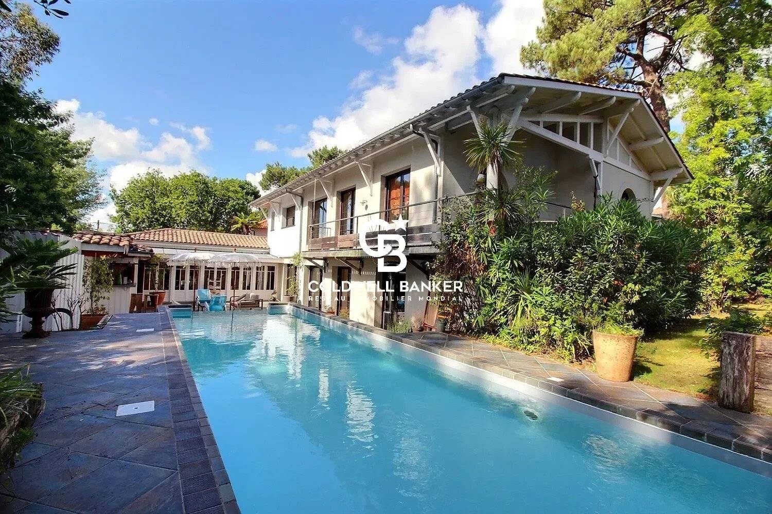 Villa d'exception à vendre proche cercle de voile Pyla sur Mer