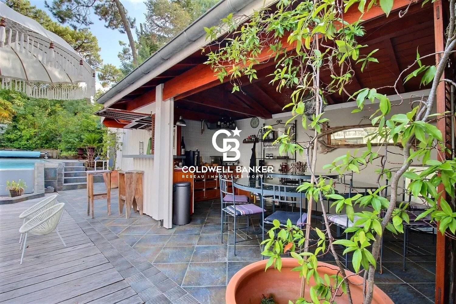 Villa d'exception à vendre proche cercle de voile Pyla sur Mer