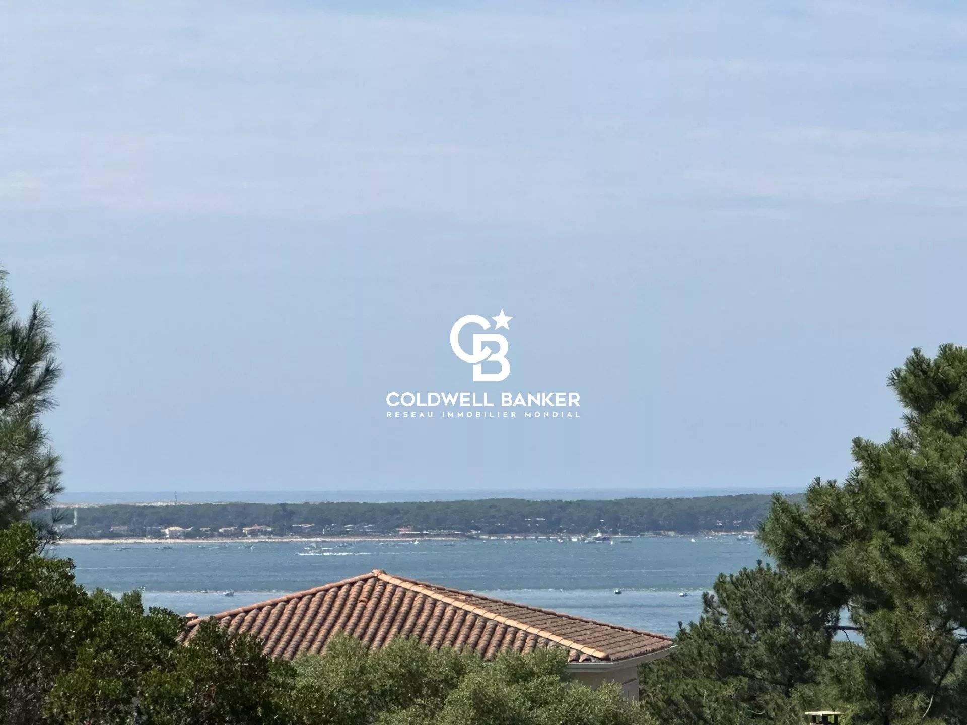 Villa rénovée à vendre à Pyla sur Mer - vue bassin, 5 chambres, piscine