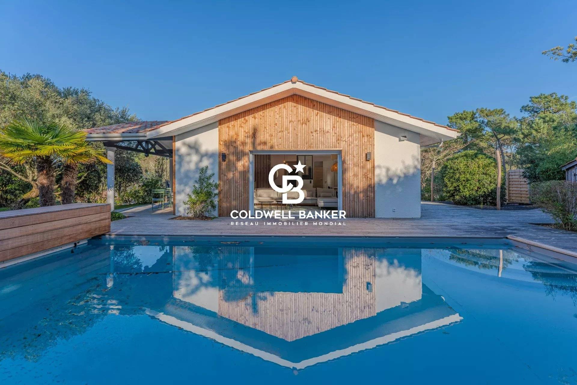 Villa rénovée à vendre à Pyla sur Mer - vue bassin, 5 chambres, piscine