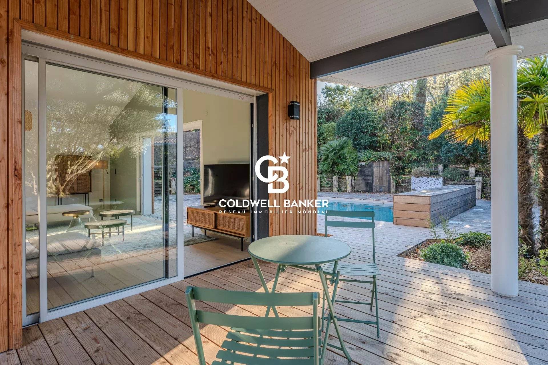 Villa rénovée à vendre à Pyla sur Mer - vue bassin, 5 chambres, piscine