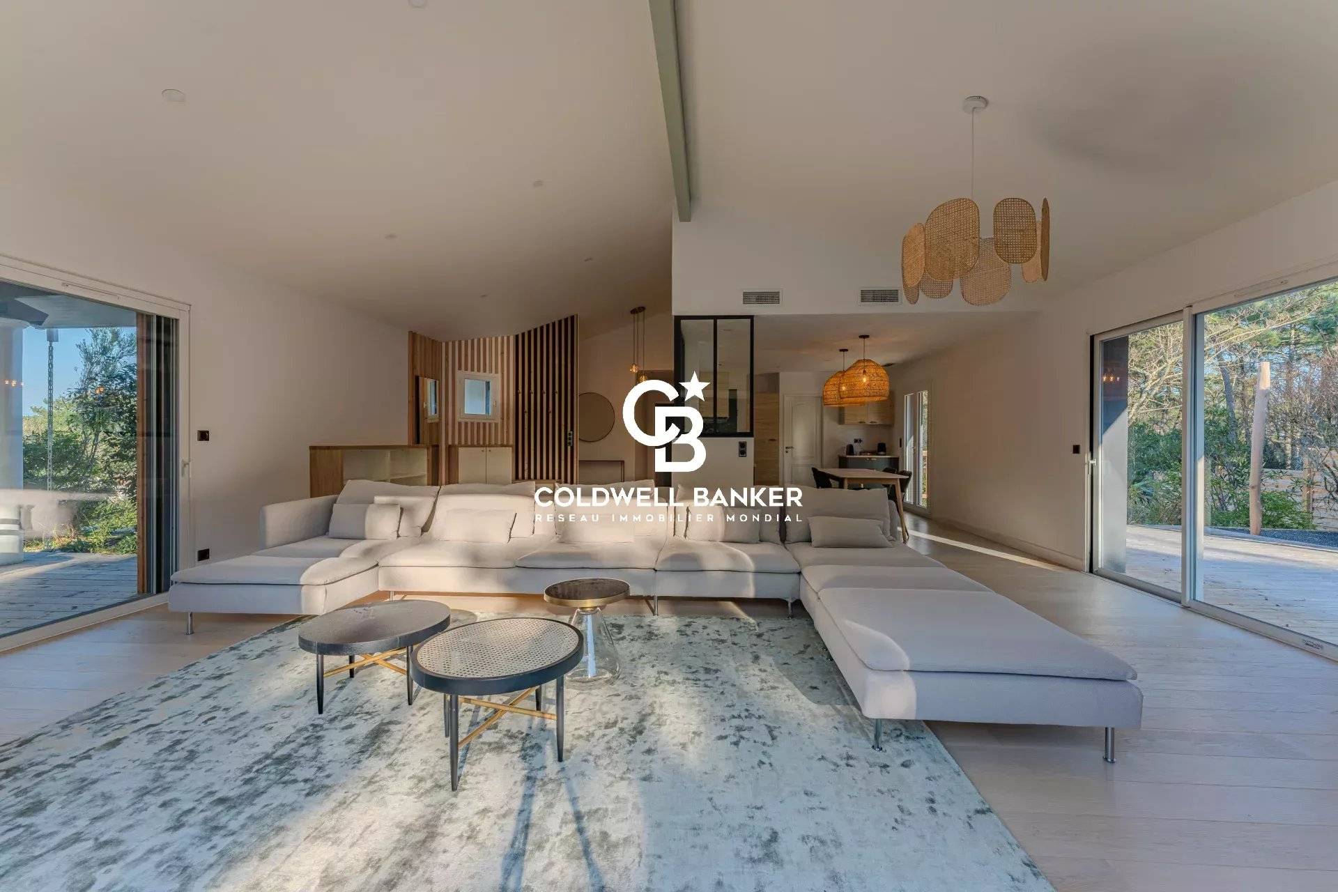 Villa rénovée à vendre à Pyla sur Mer - vue bassin, 5 chambres, piscine