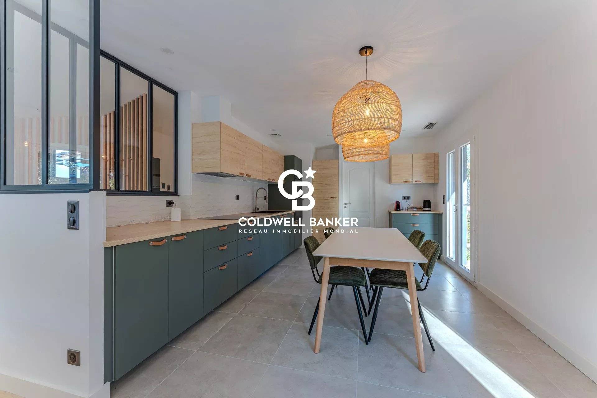 Villa rénovée à vendre à Pyla sur Mer - vue bassin, 5 chambres, piscine