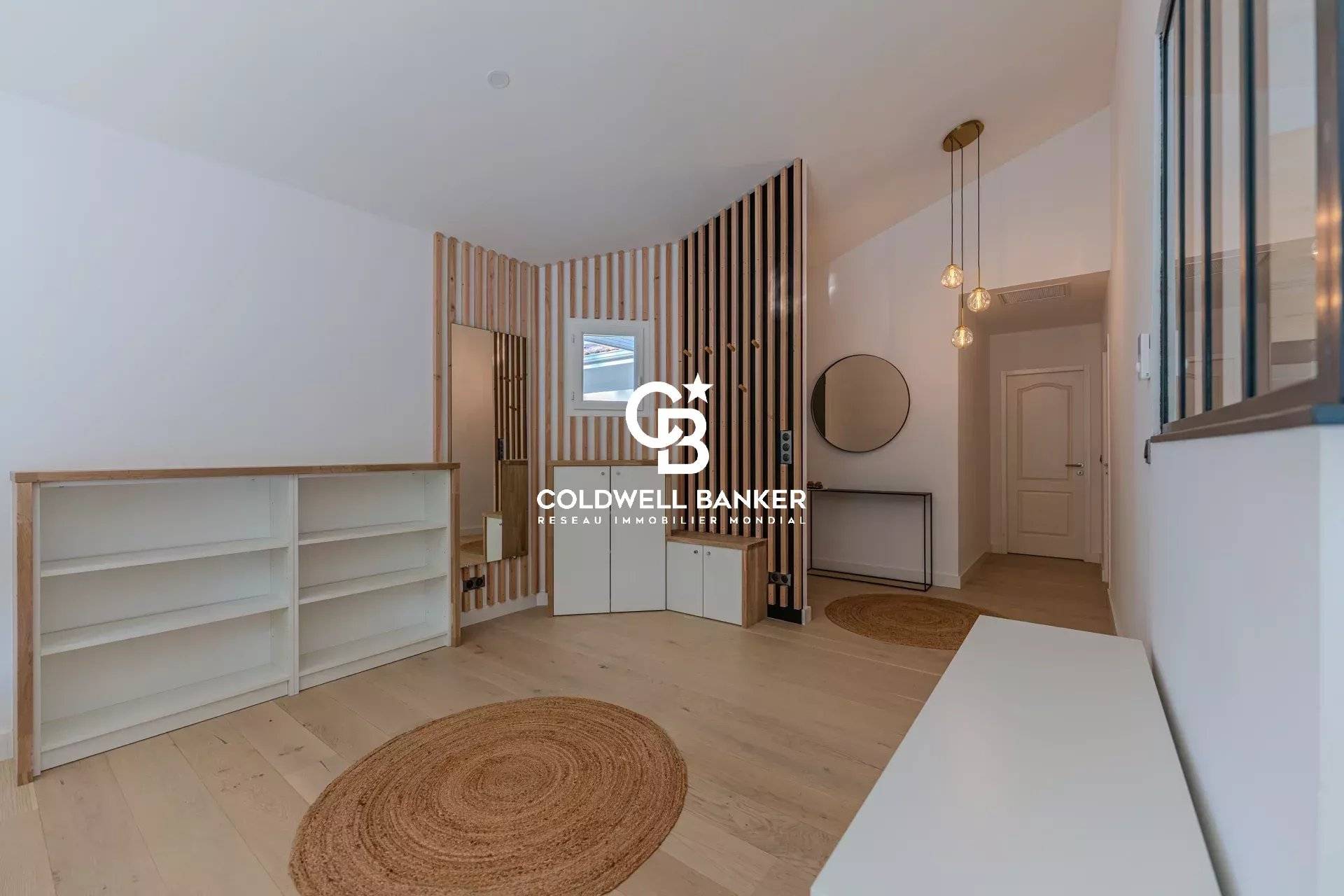 Villa rénovée à vendre à Pyla sur Mer - vue bassin, 5 chambres, piscine