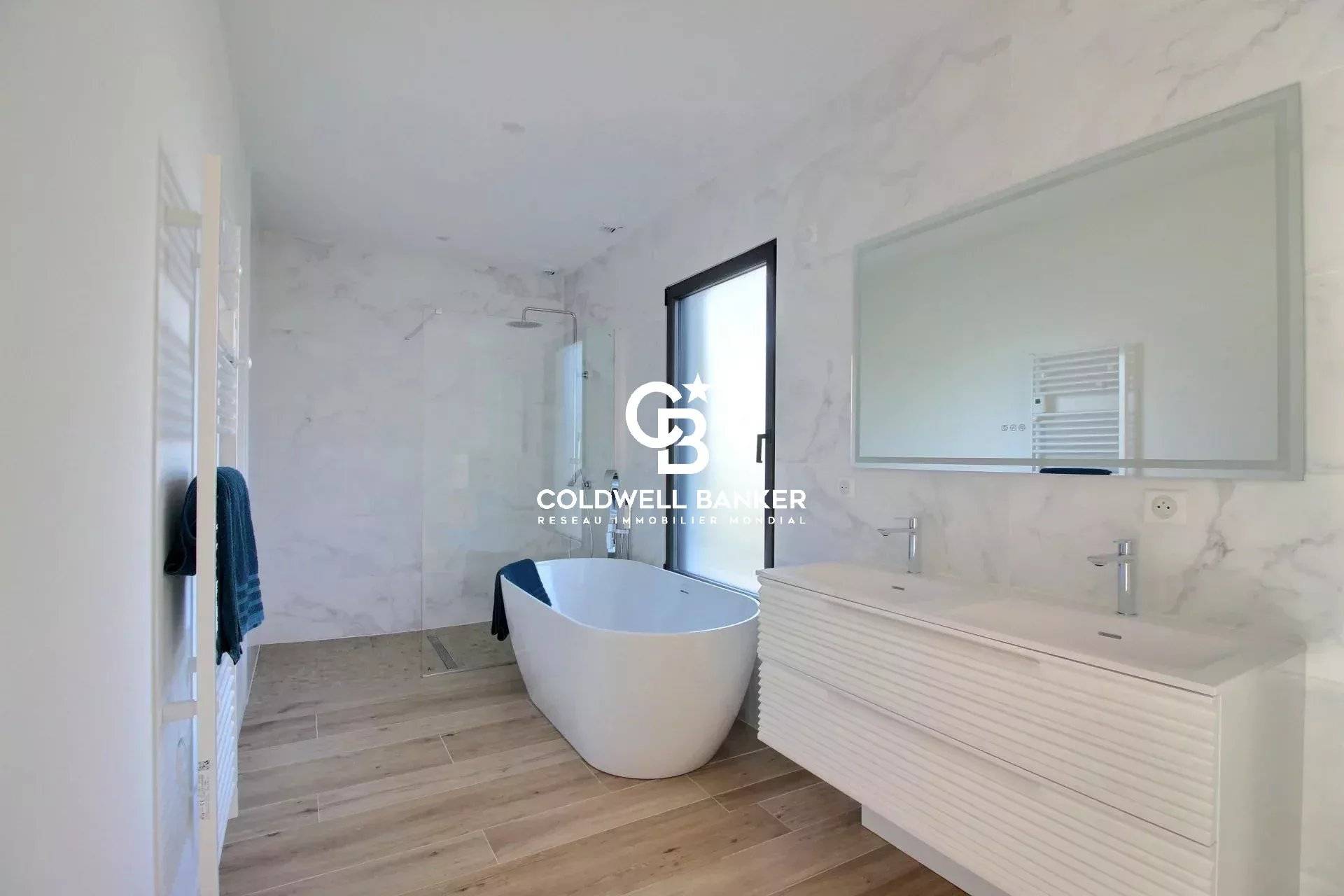 Villa neuve à vendre à Arcachon - prestations haut de gamme et piscine