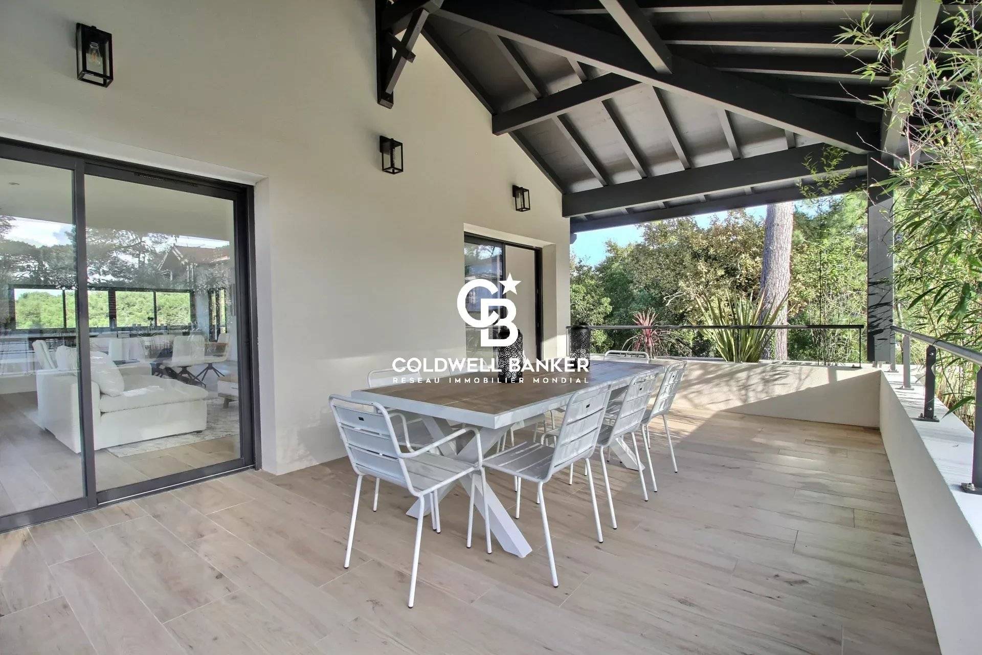 Villa neuve à vendre à Arcachon - prestations haut de gamme et piscine