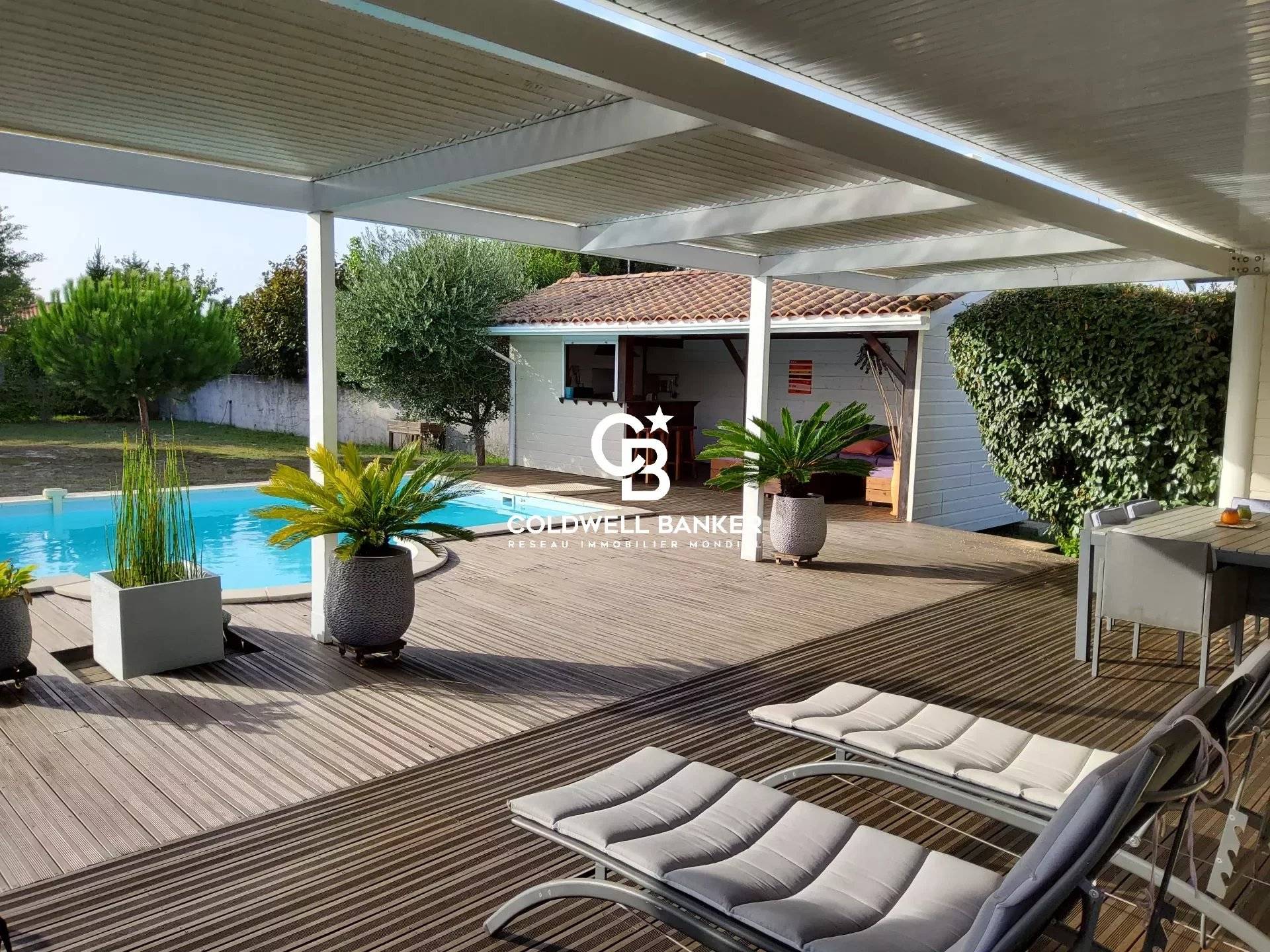 Maison  individuelle avec piscine et grand terrain au calme à vendre Biscarrosse-Bourg
