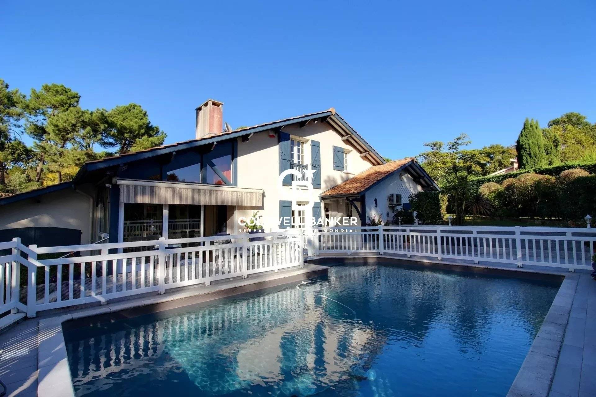 Villa familiale 6 chambres avec piscine - Arcachon Abatilles