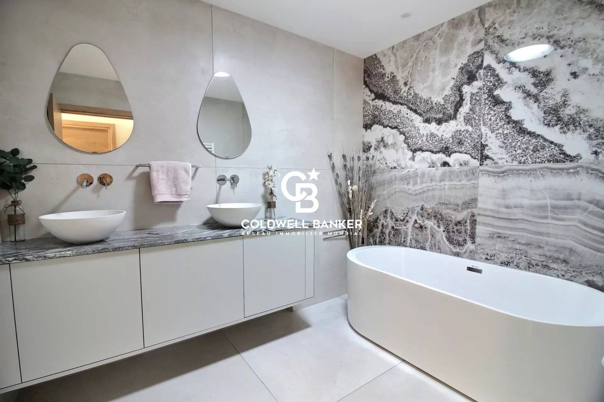 Belle maison neuve avec piscine à vendre Parentis-en-Born 