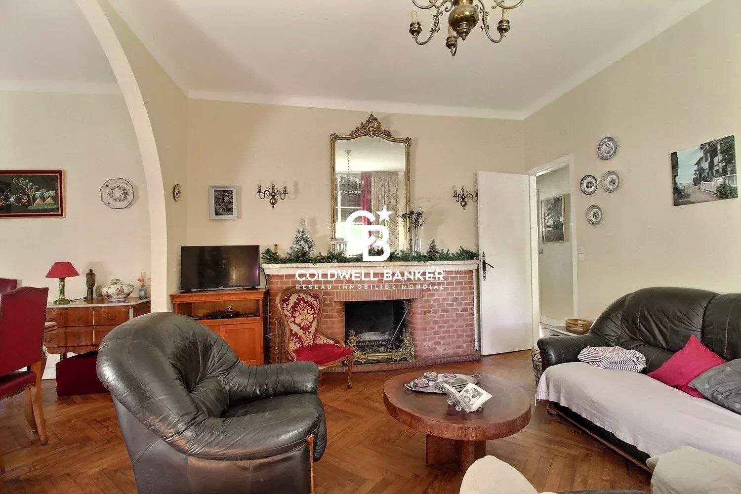 Maison années 60 avec dépendances et piscine à vendre Andernos-les-Bains Le Betey