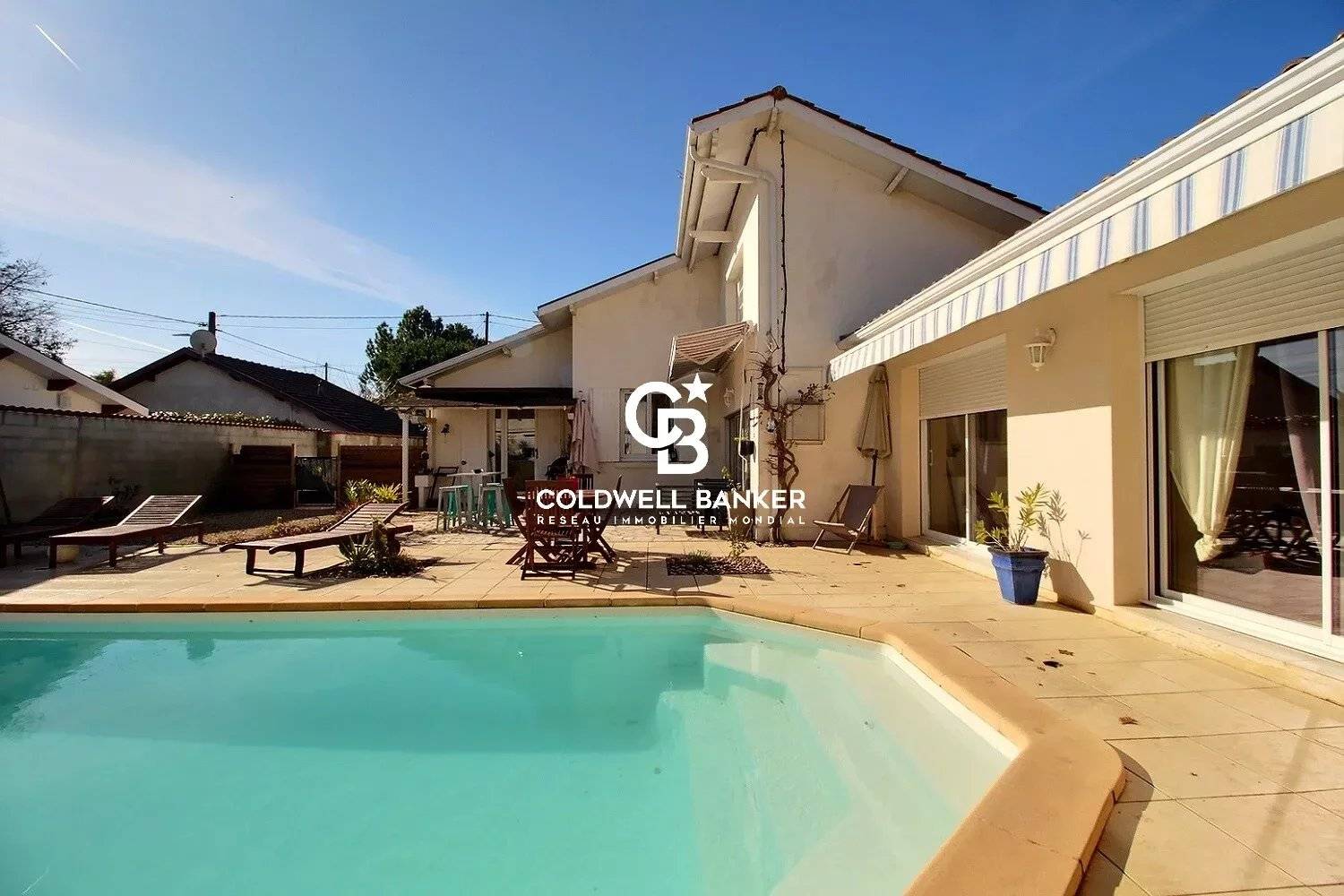 Maison années 60 avec dépendances et piscine à vendre Andernos-les-Bains Le Betey