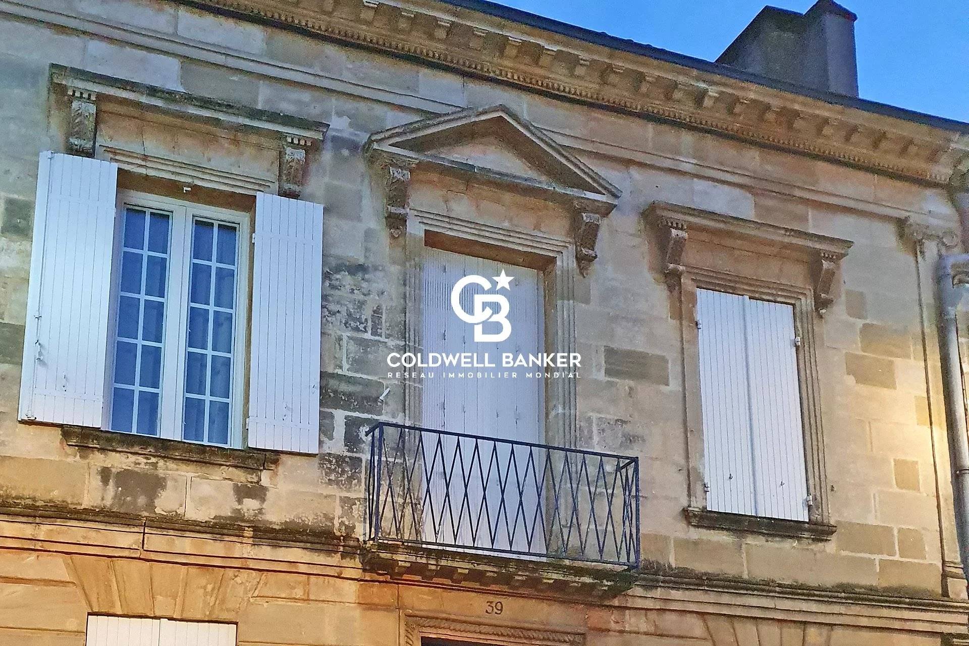 Maison à vendre à Bergerac – maison de ville avec jardin, garage et fort potentiel en hypercentre