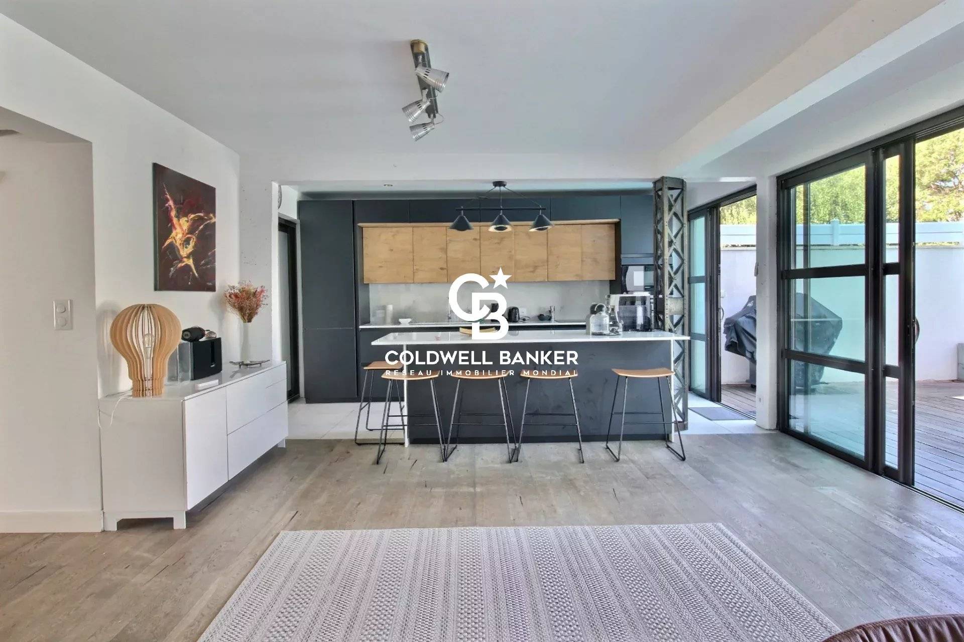 Maison à vendre à Bordeaux Chartrons - 5 chambres avec jardin, piscine et garage