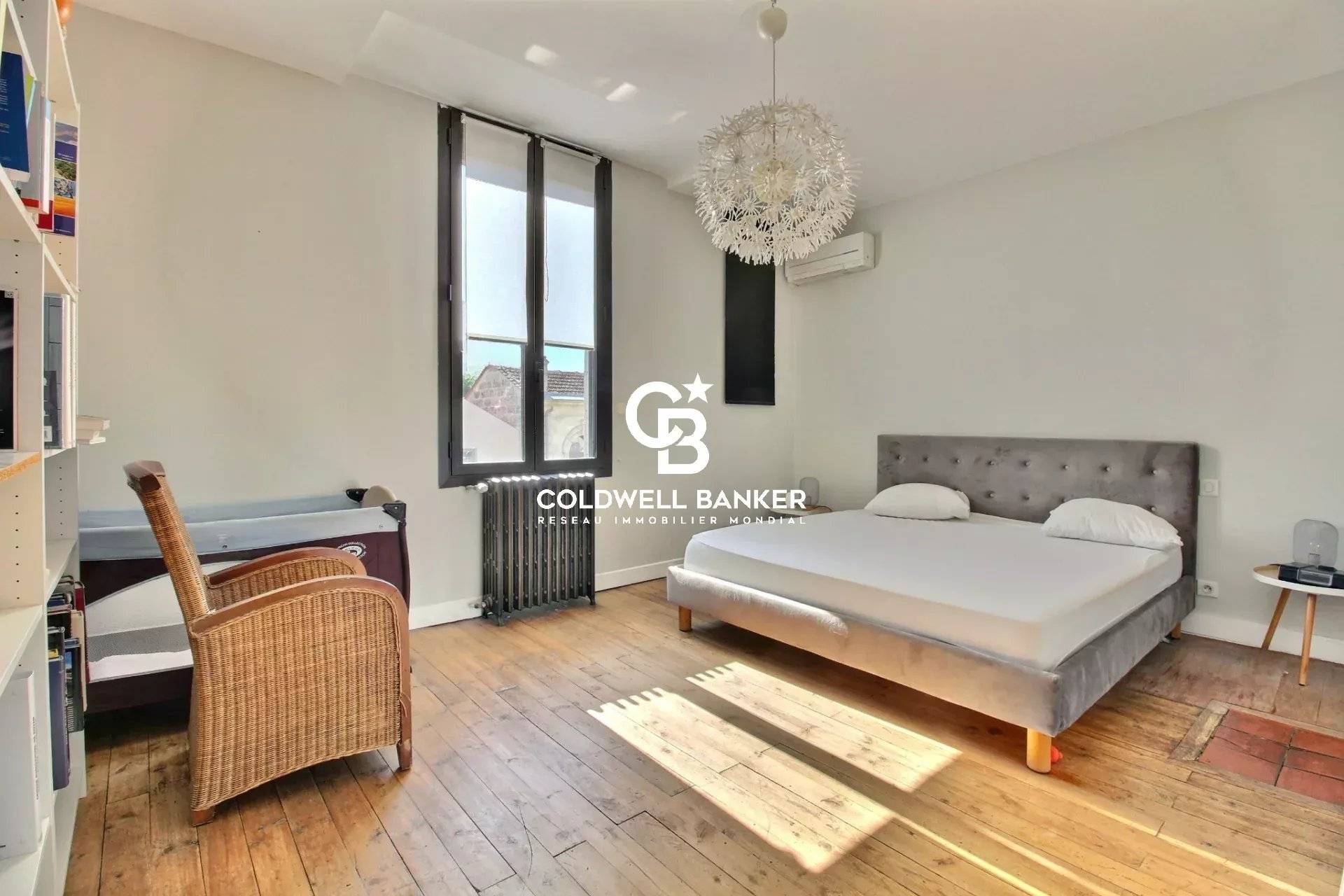 Maison à vendre à Bordeaux Chartrons - 5 chambres avec jardin, piscine et garage