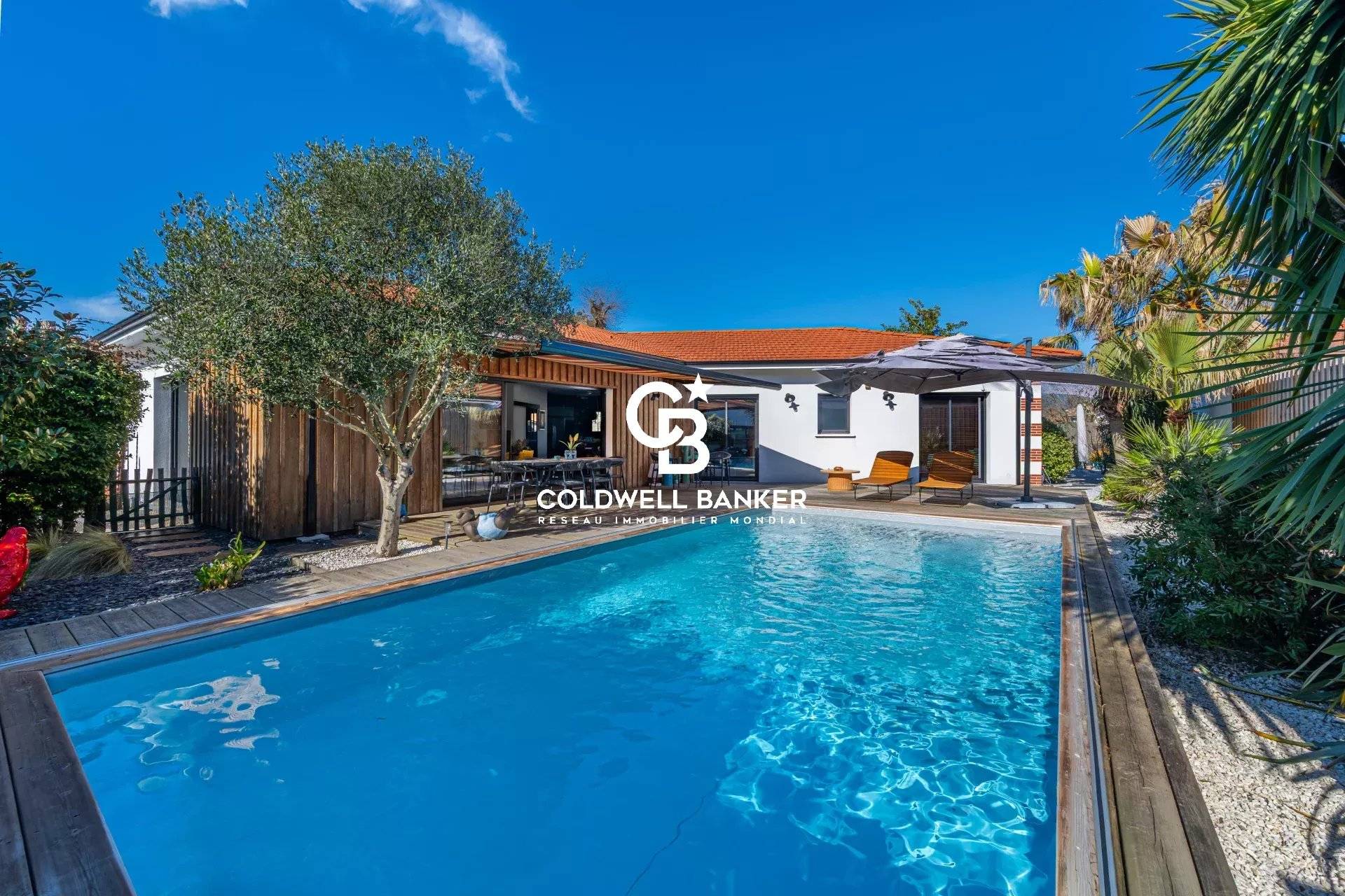 Arcachonaise contemporaine avec piscine à vendre Gujan-Mestras