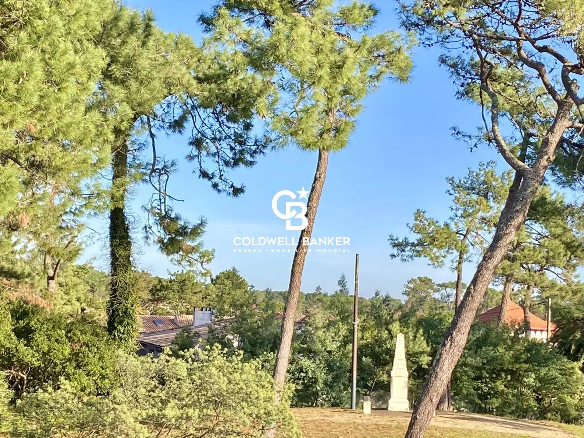 Appartement à vendre au Cap Ferret – centre-ville avec piscine, terrasse et accès plage