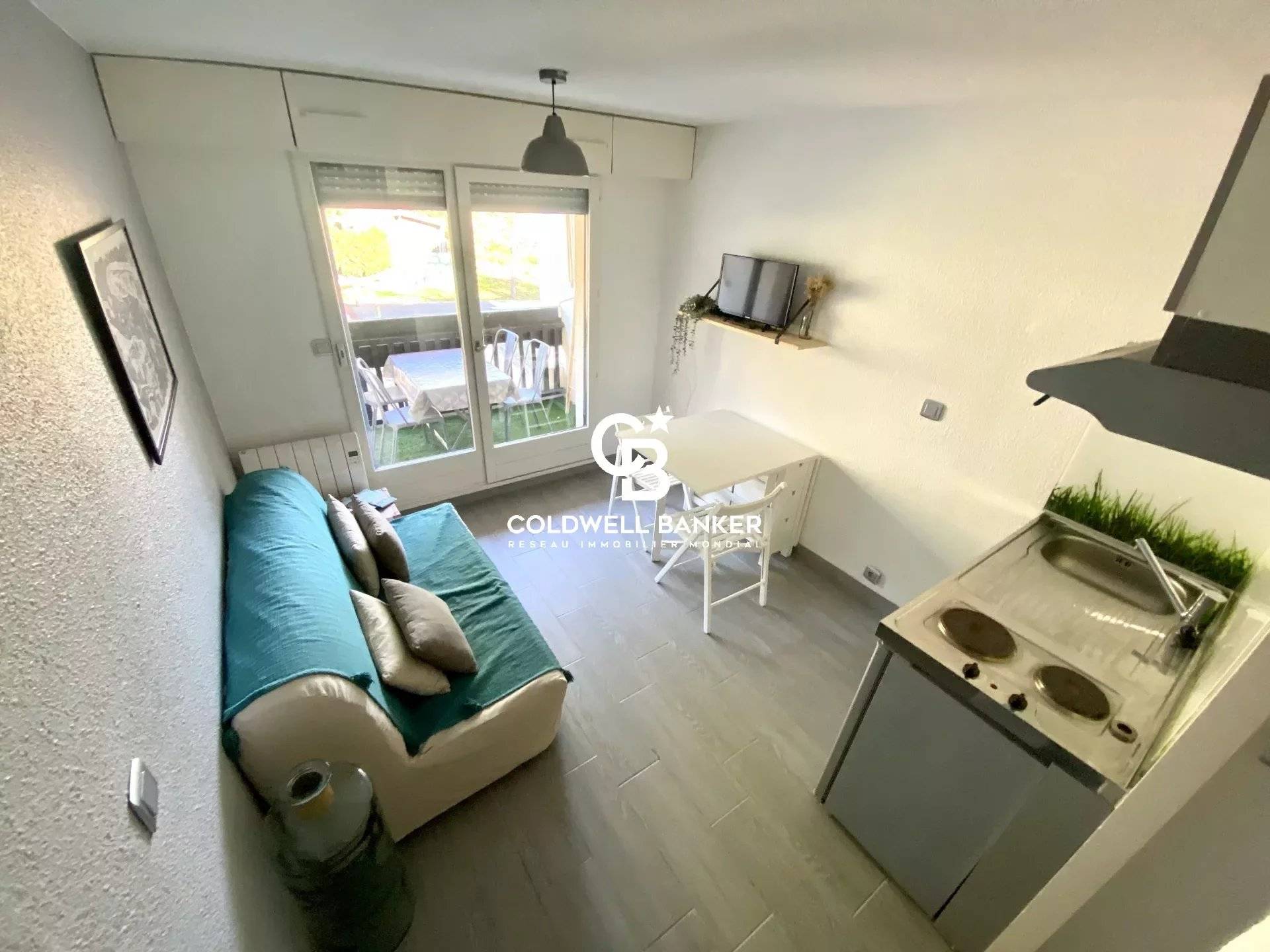 Appartement à vendre au Cap Ferret – centre-ville avec piscine, terrasse et accès plage