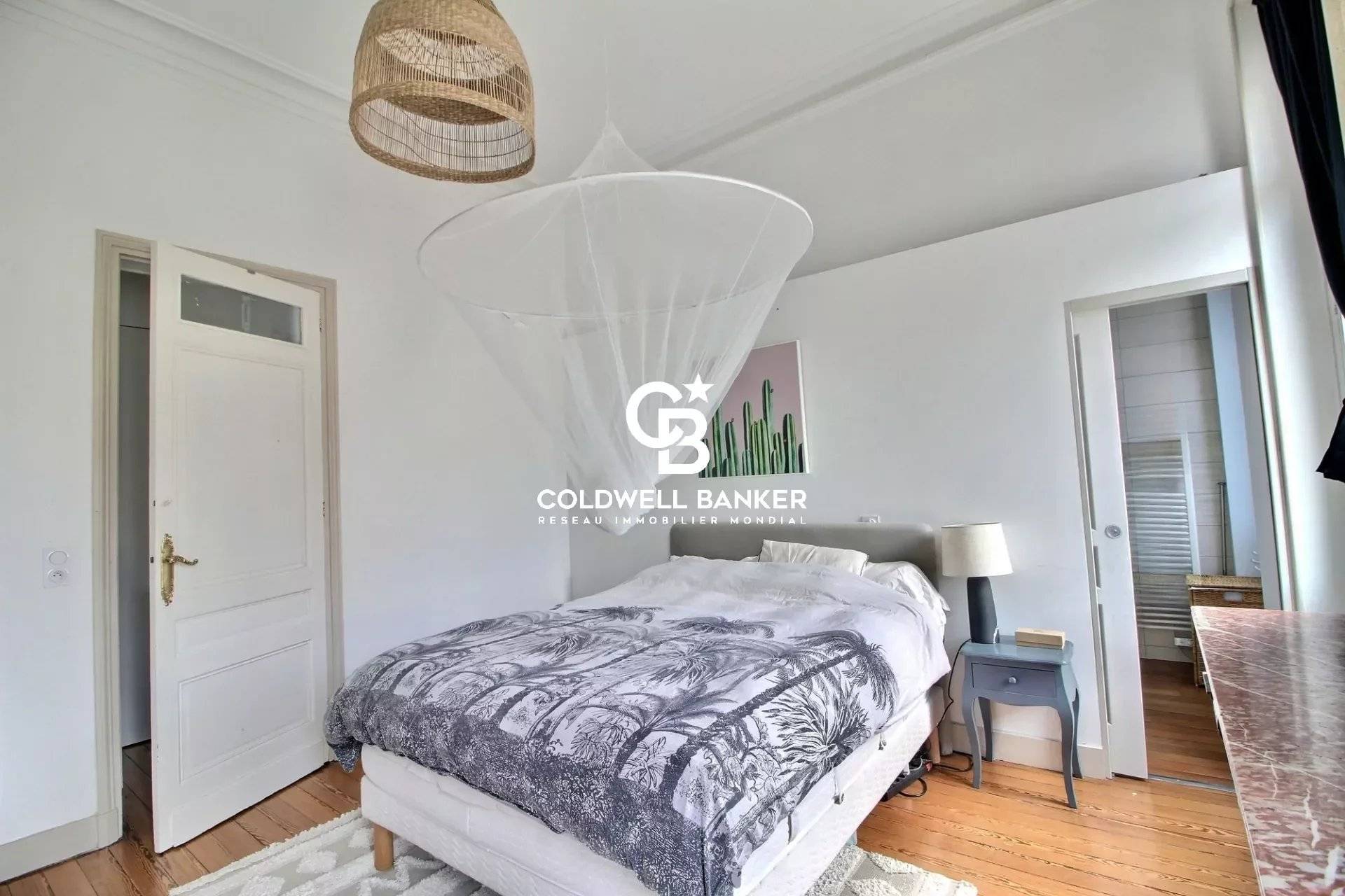 Appartement rénové avec 3 chambres et terrasse Bordeaux Chartrons