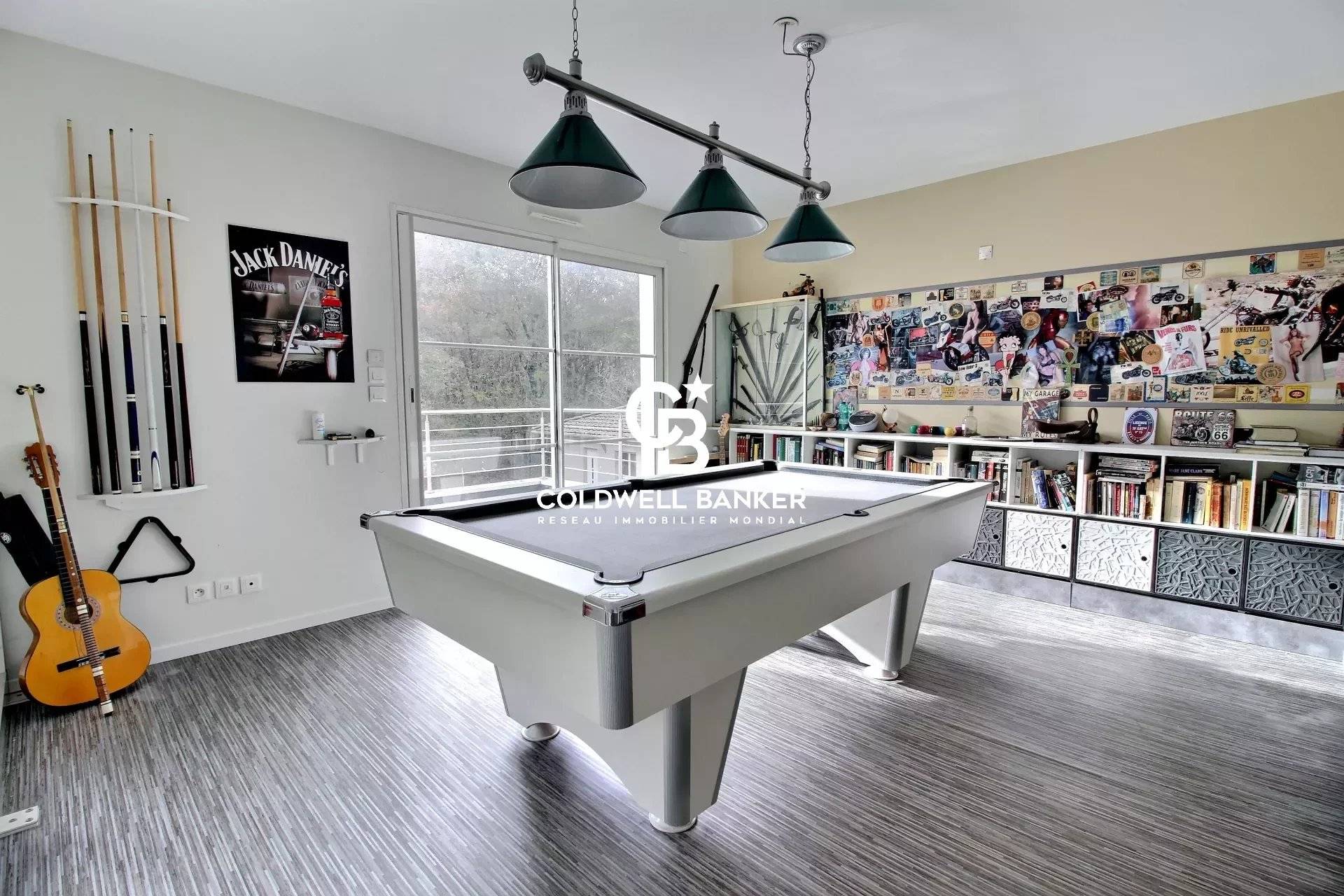 Spacieuse villa avec piscine et grand terrain à vendre Audenge