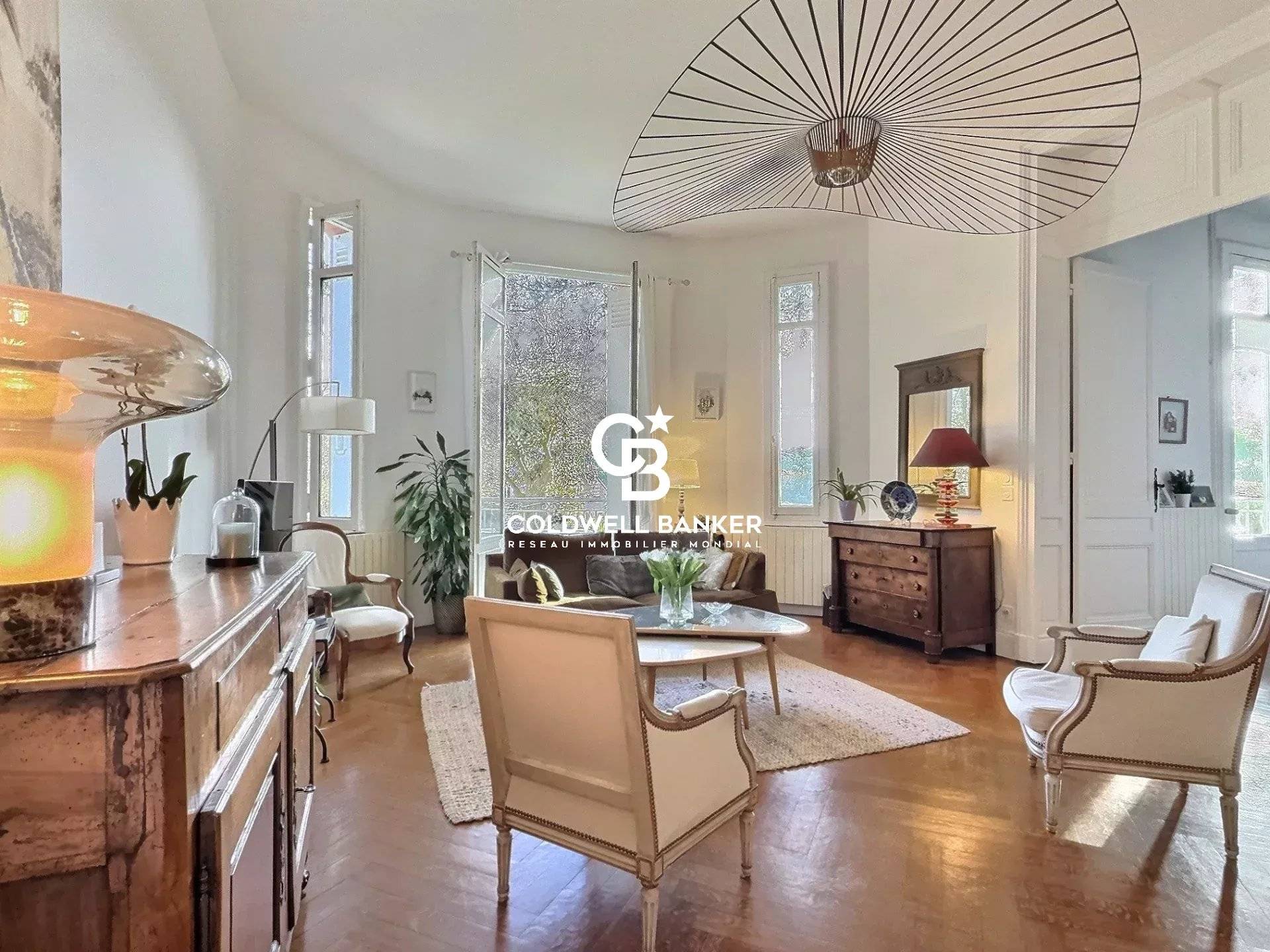 Appartement à vendre Arcachon – T3 de charme dans villa arcachonnaise avec vue forêt et garage