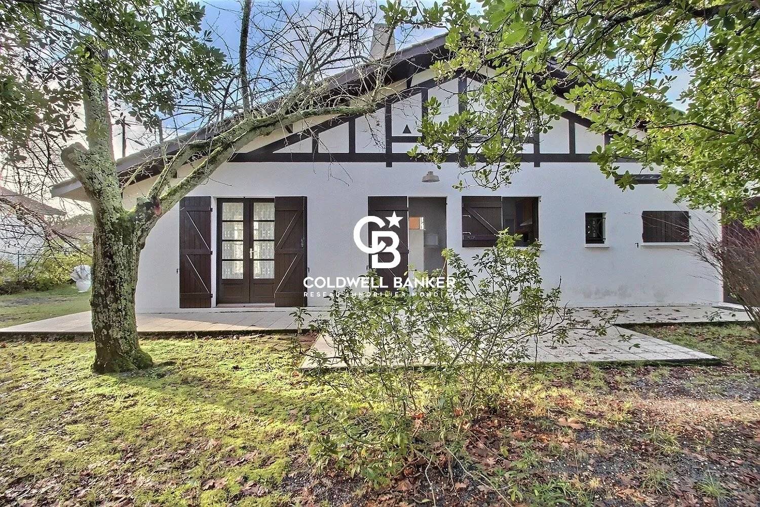 Villa néo basque rénovée quartier Falgouet à Andernos-les-Bains