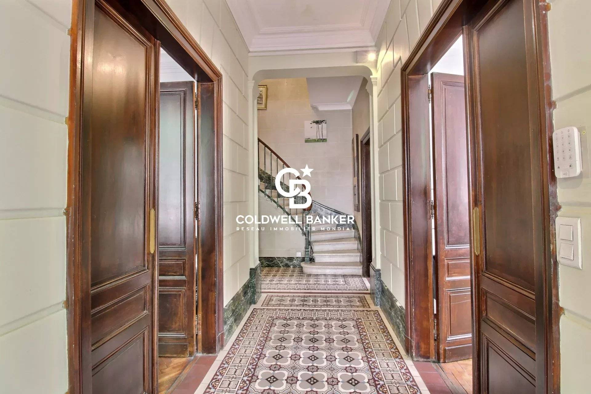 Maison à vendre à Bordeaux Nansouty : grand jardin, garage, usage multiple