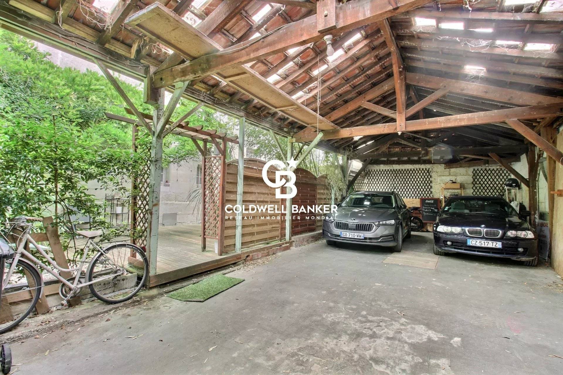 Maison à vendre à Bordeaux Nansouty : grand jardin, garage, usage multiple