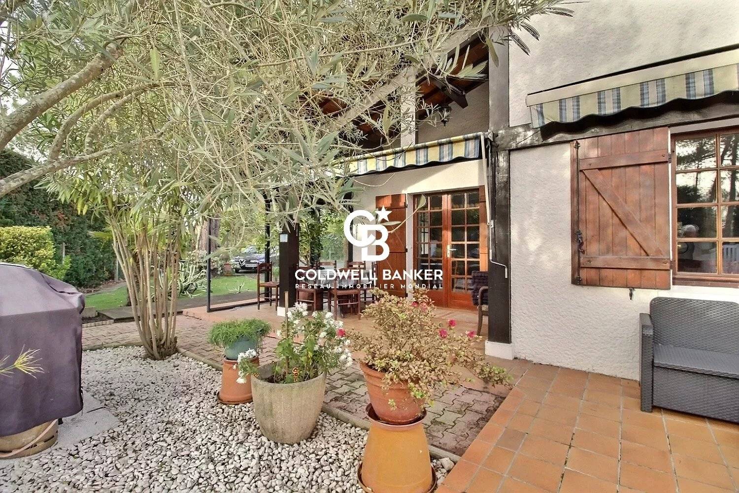 Belle maison landaise à quelques pas des plages et de la piste cyclable Arès