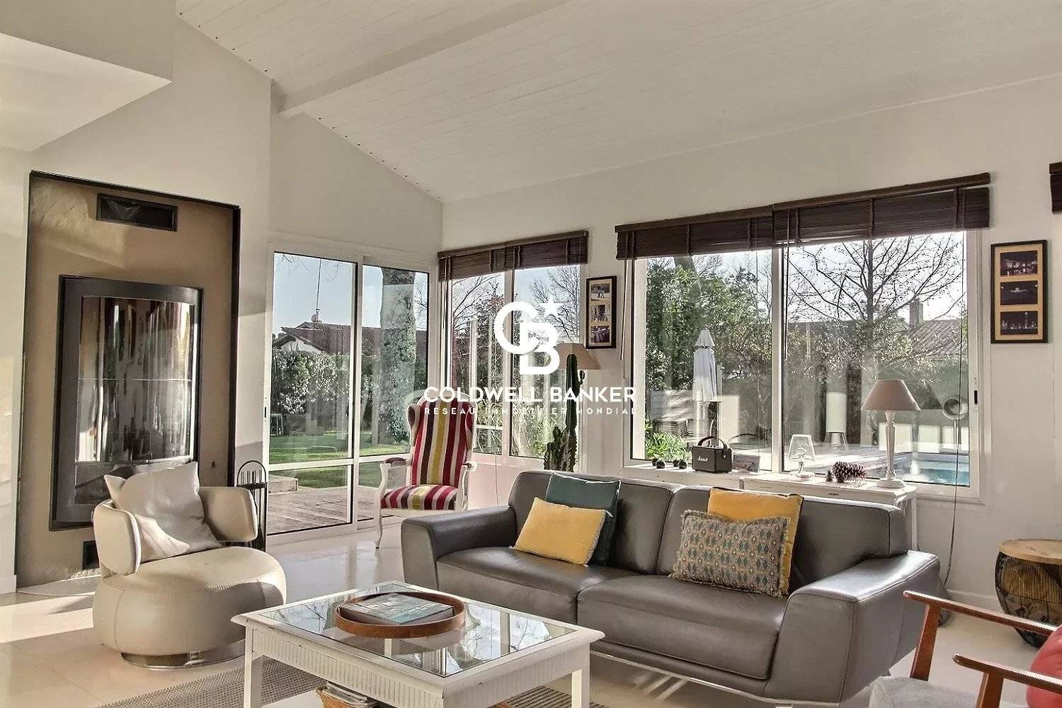 Maison d'architecte avec piscine et grand terrain - Andernos Broustic